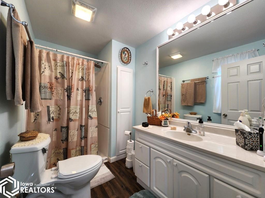 610 N Jefferson Avenue, Mason City, Iowa image 12