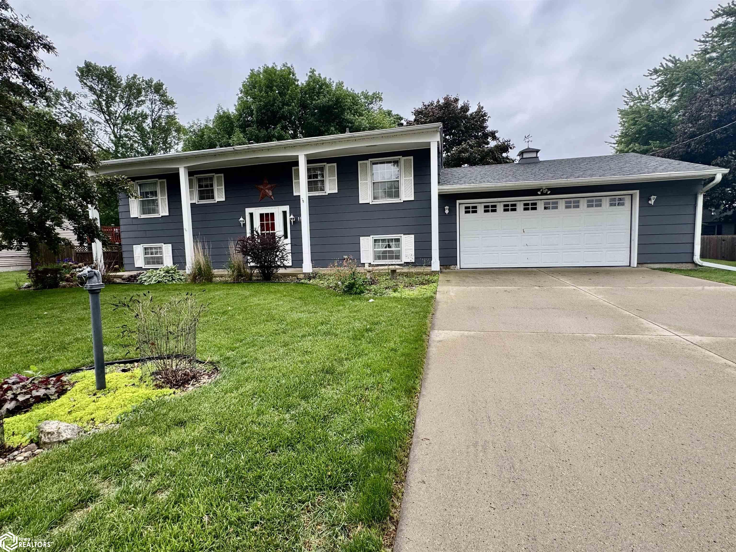 19 Sunset View Dr, Clear Lake, Iowa image 2