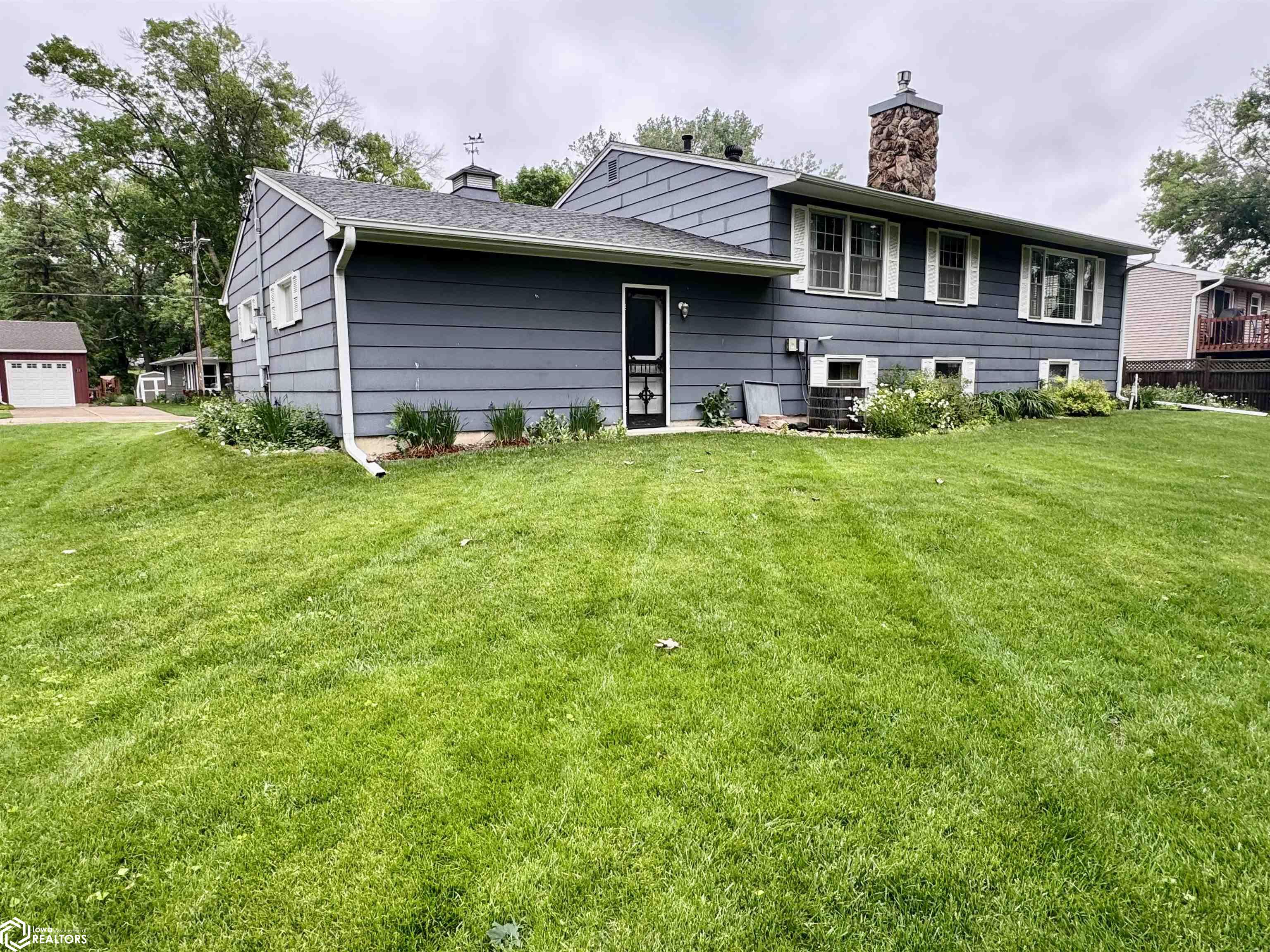 19 Sunset View Dr, Clear Lake, Iowa image 3