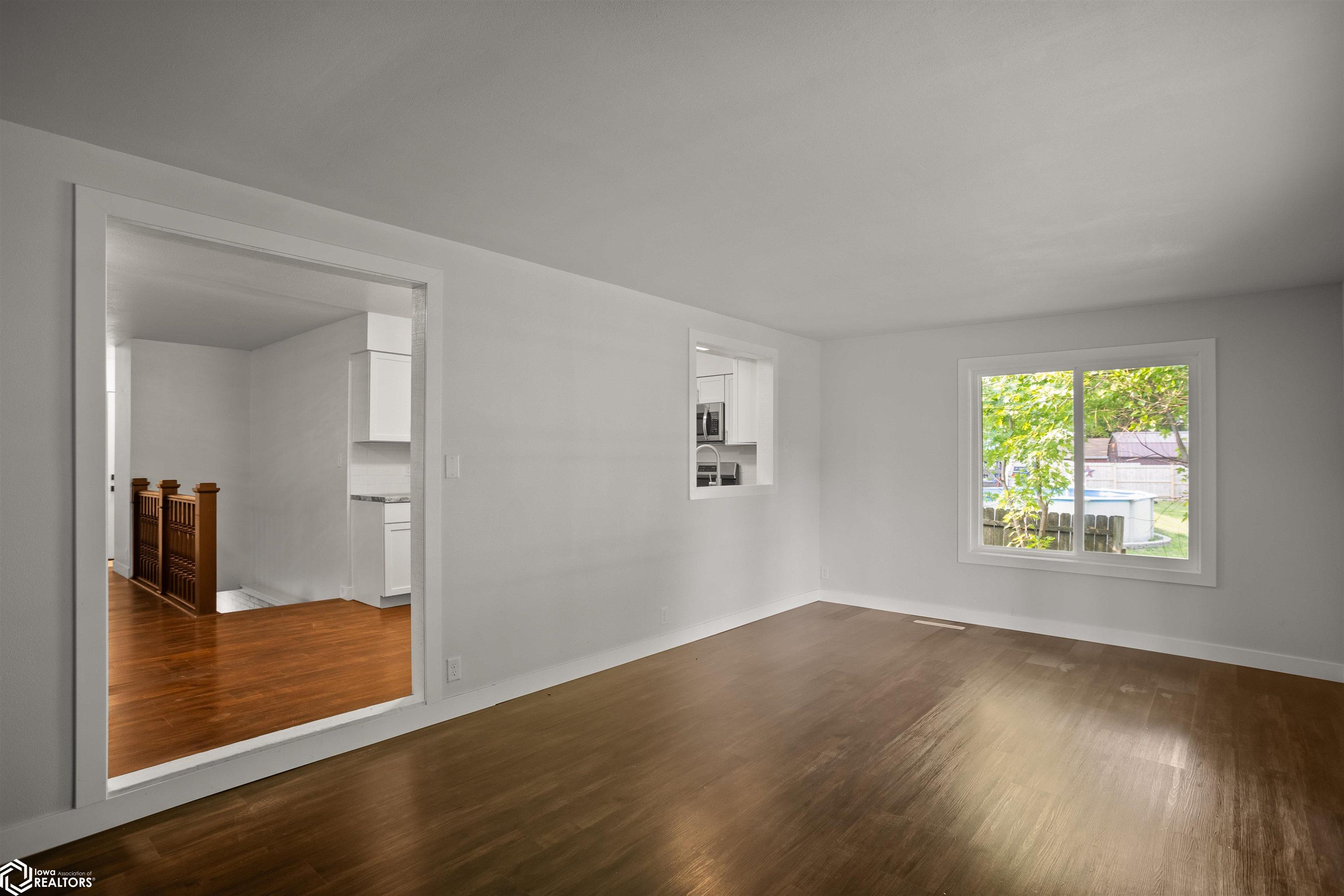 817 Roberts Terrace, Marshalltown, Iowa image 12