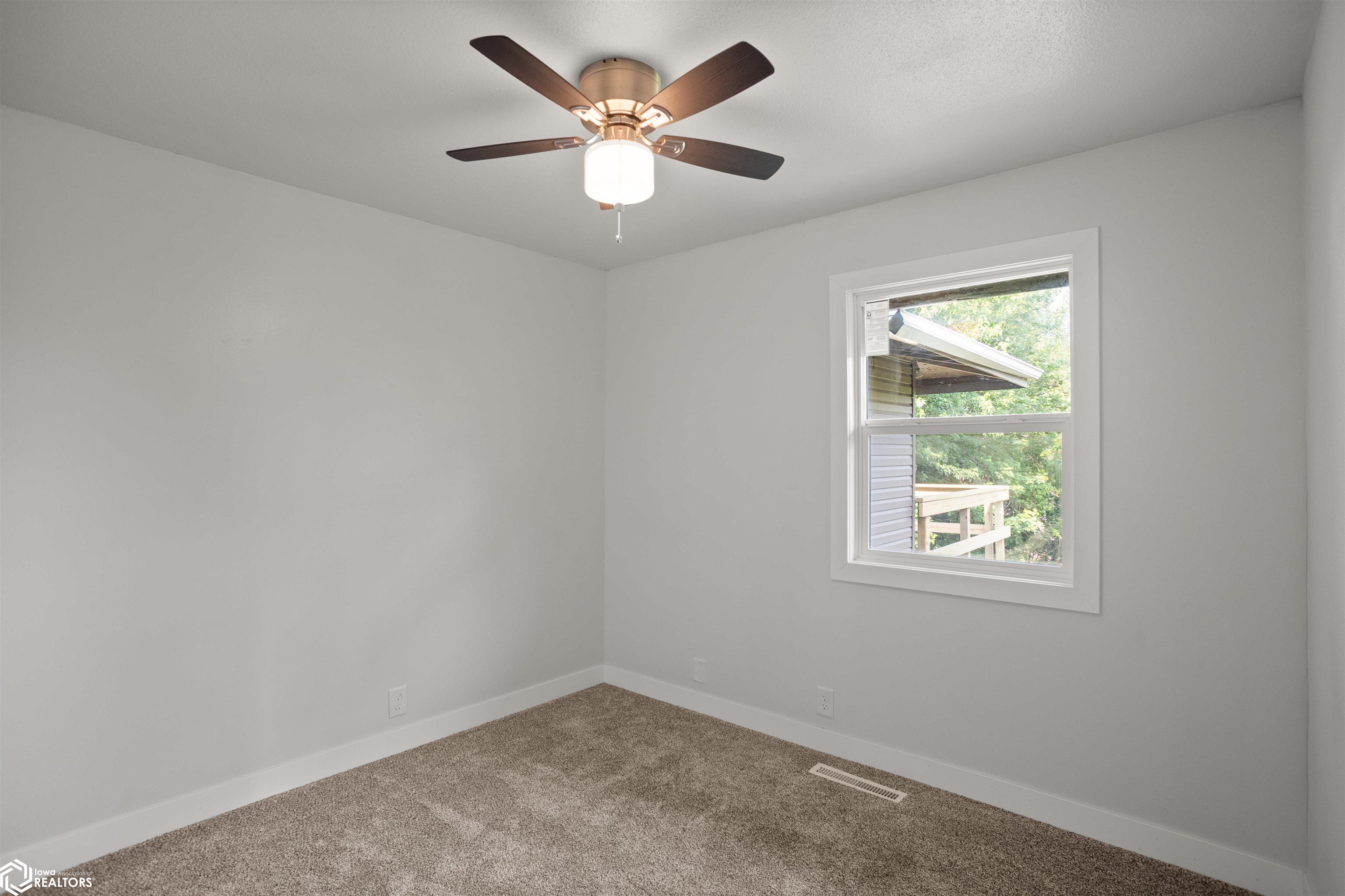817 Roberts Terrace, Marshalltown, Iowa image 16