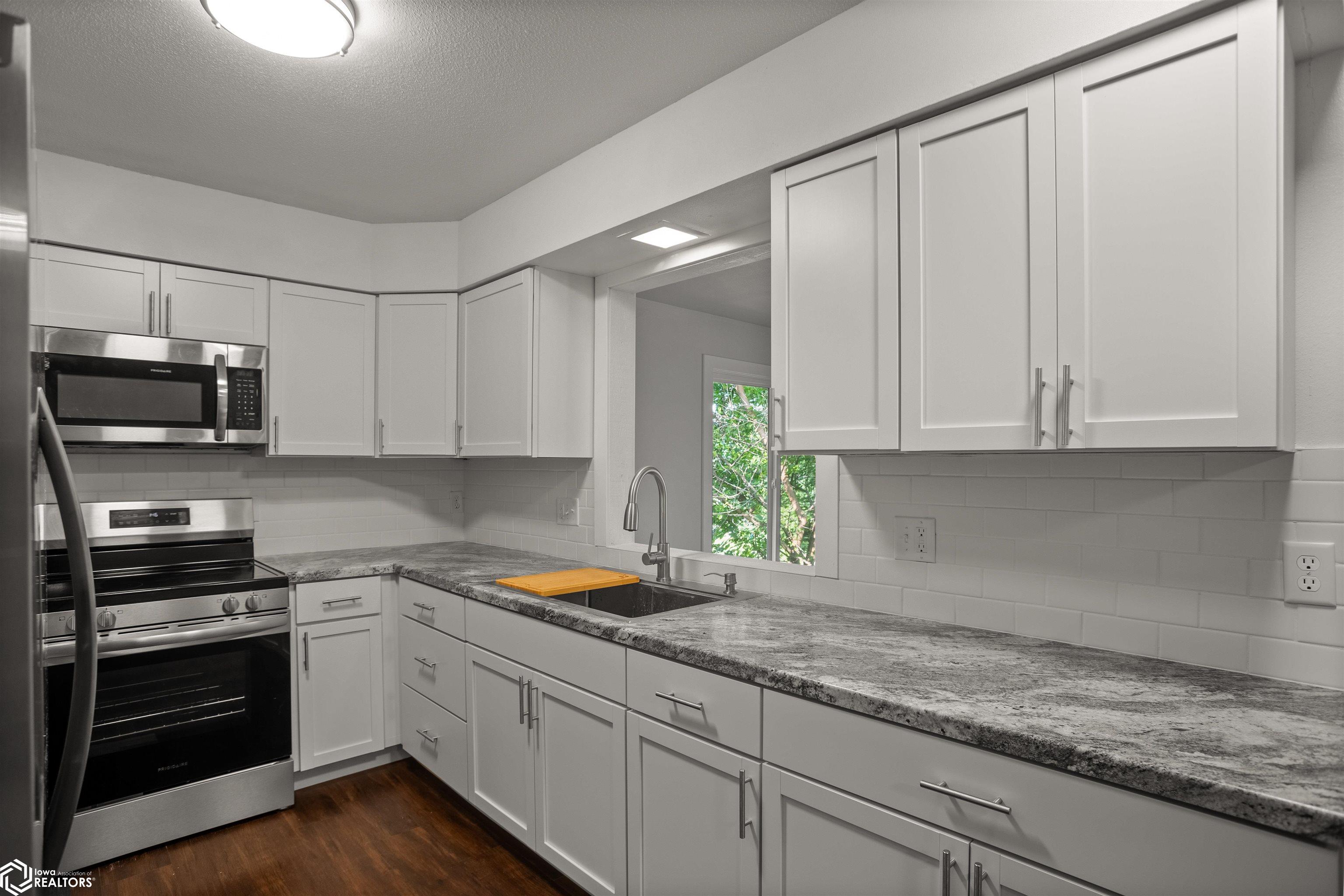 817 Roberts Terrace, Marshalltown, Iowa image 10