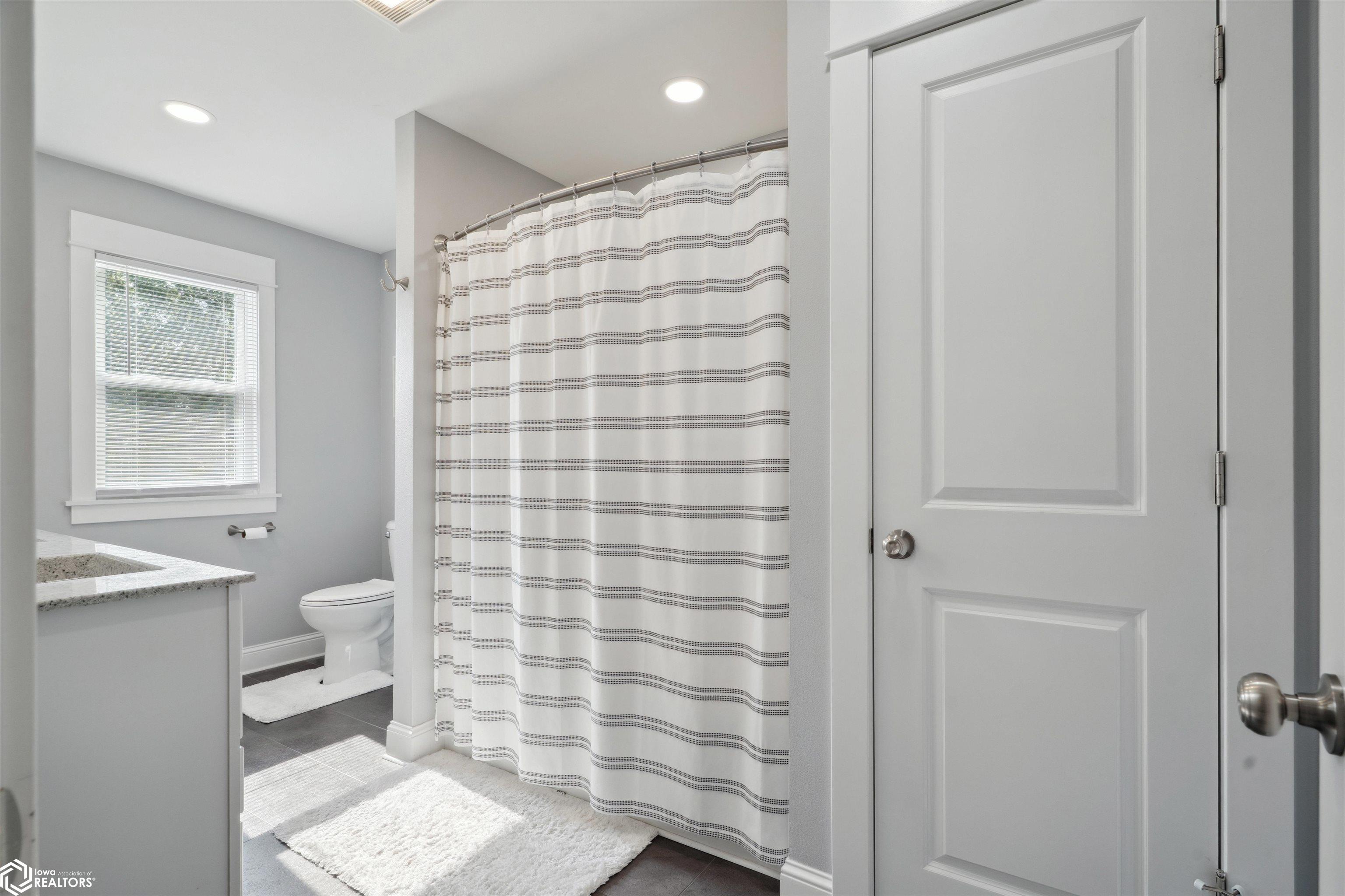 2068 Highland Avenue, Burlington, Iowa image 24