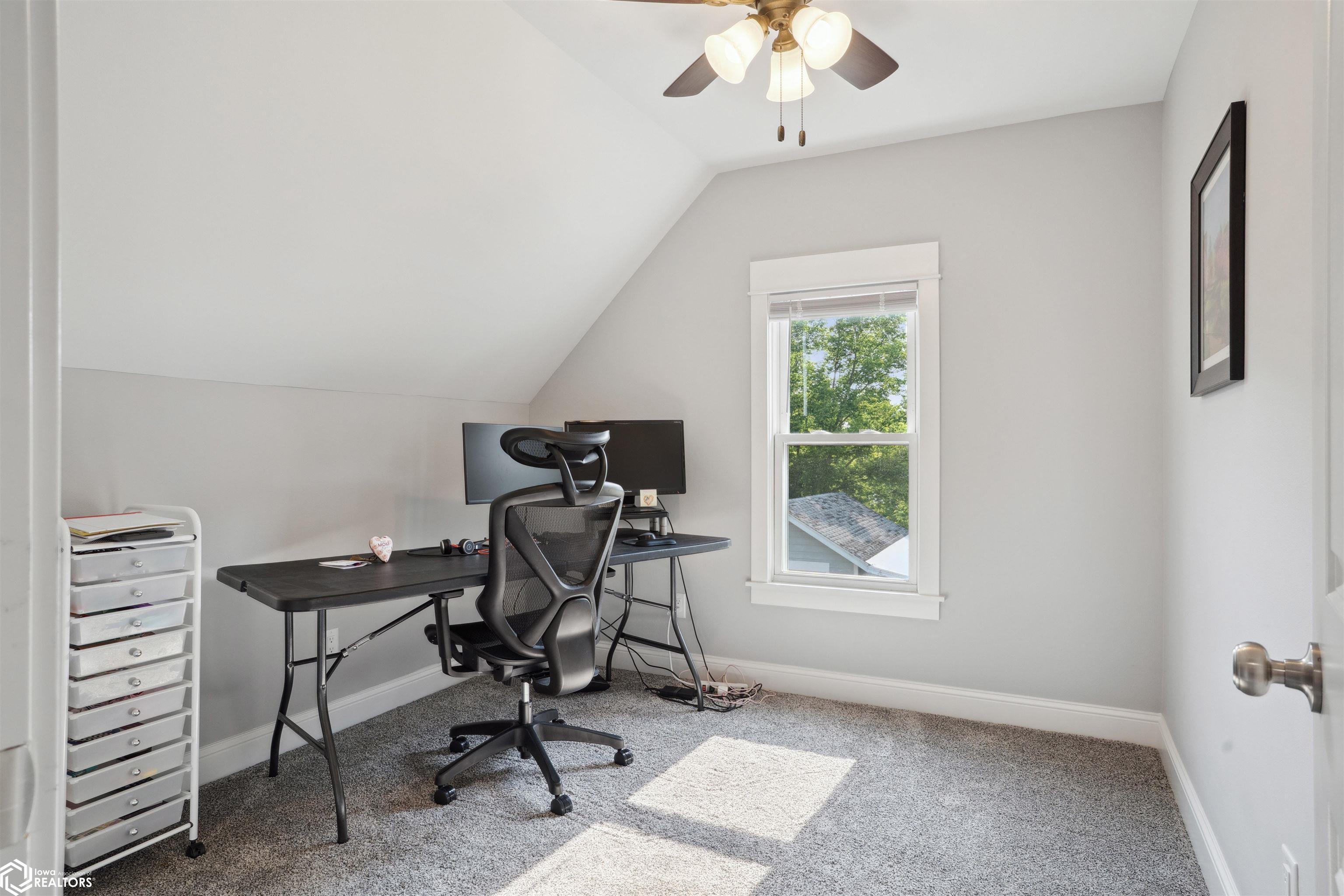2068 Highland Avenue, Burlington, Iowa image 25