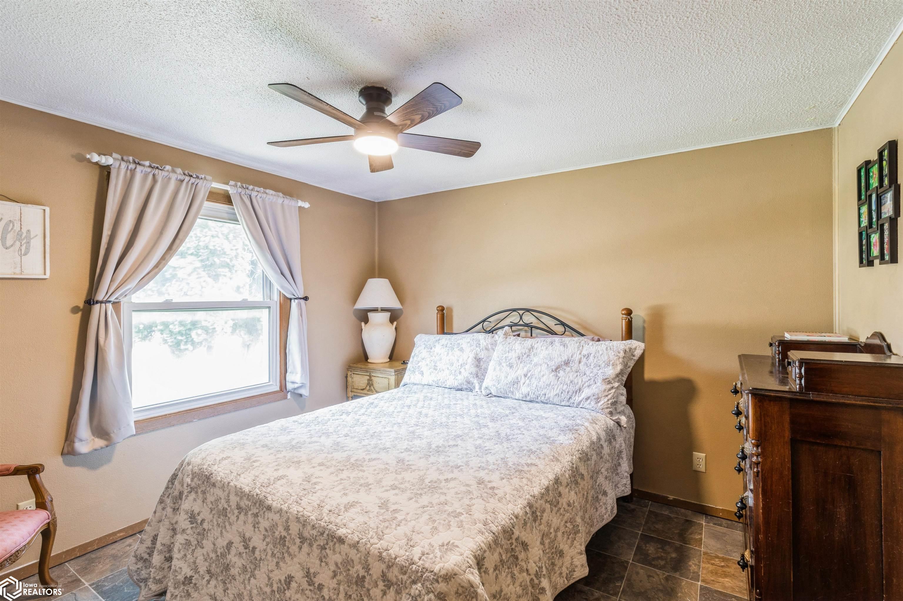 1606 3rd St Place, Eldora, Iowa image 15