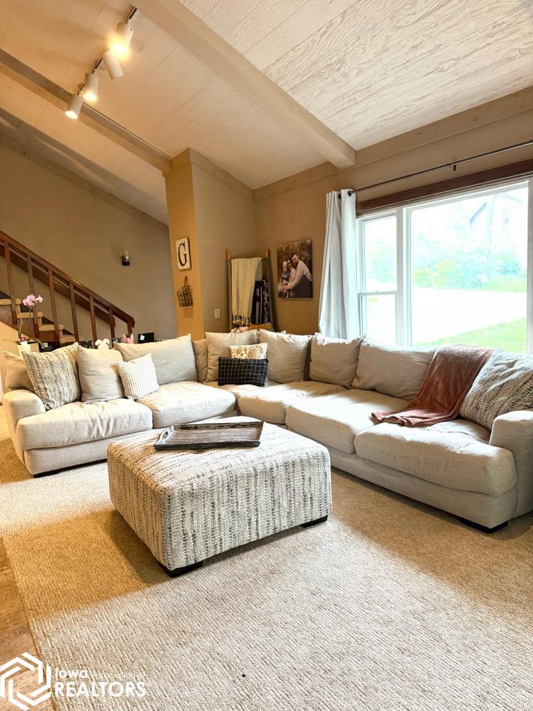 3015 Hickory Lane, Mount Pleasant, Iowa image 4