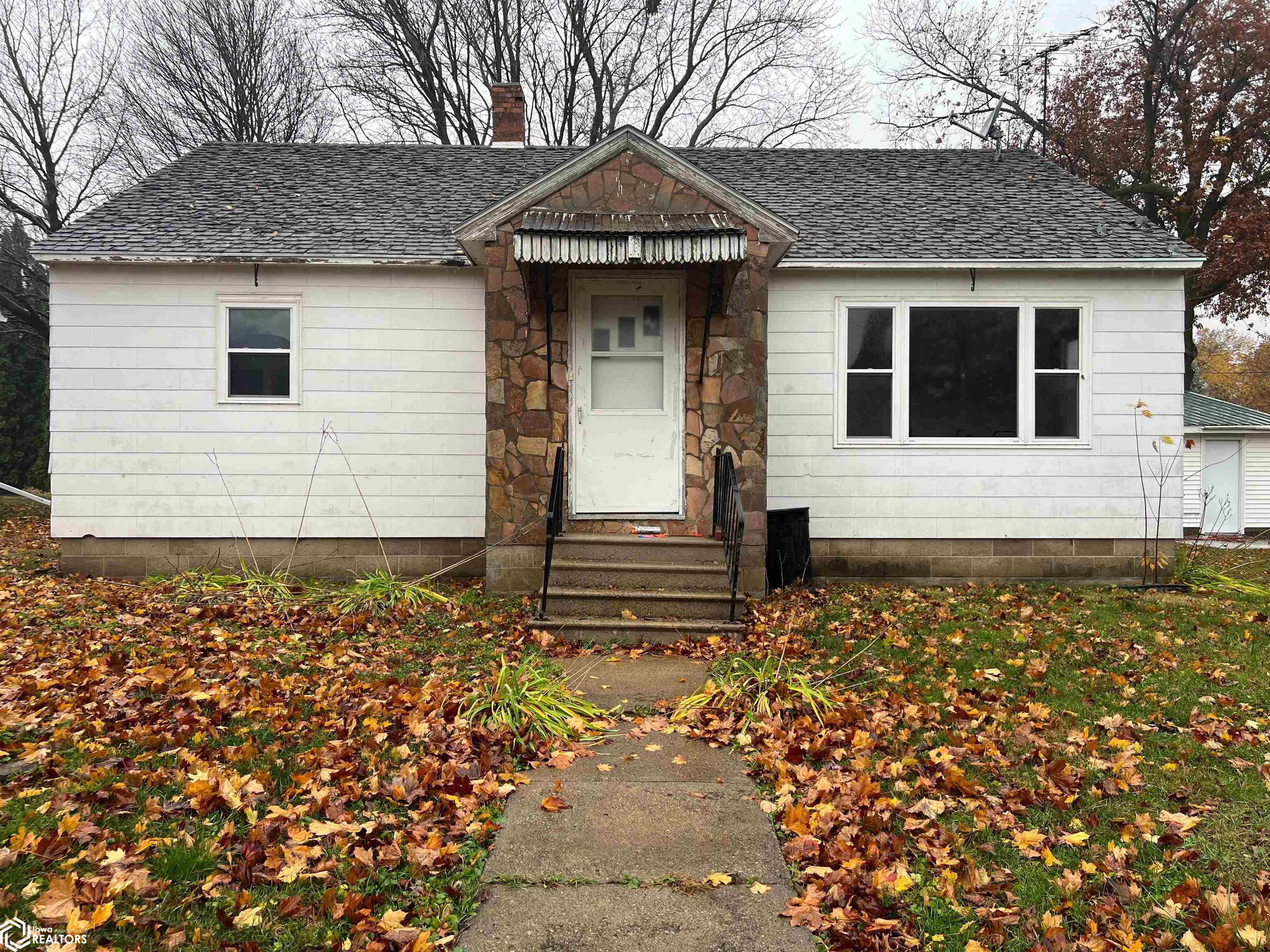115 Pershing Avenue, Lincoln, Iowa image 1