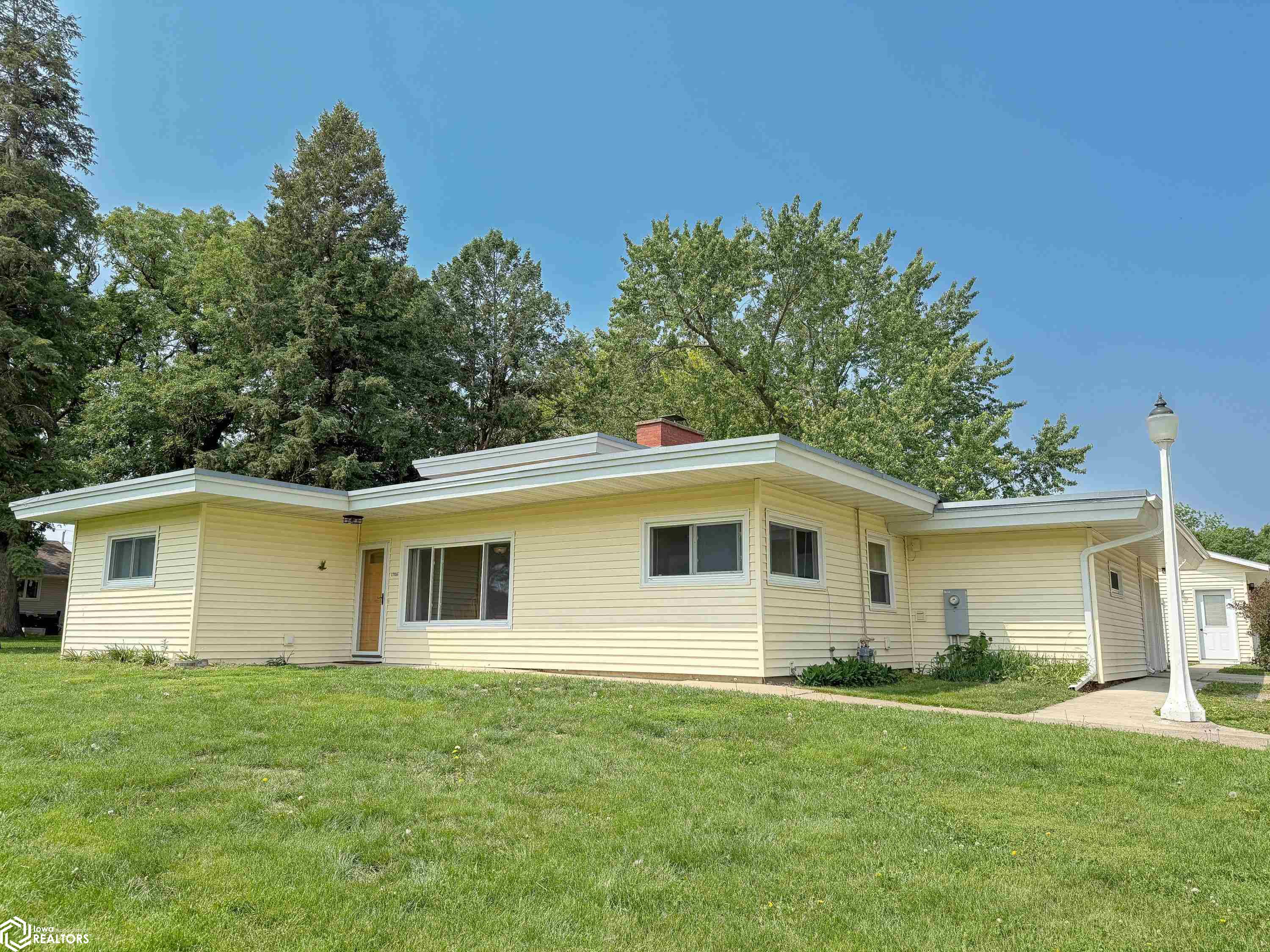 1706 N Federal Street, Hampton, Iowa image 1