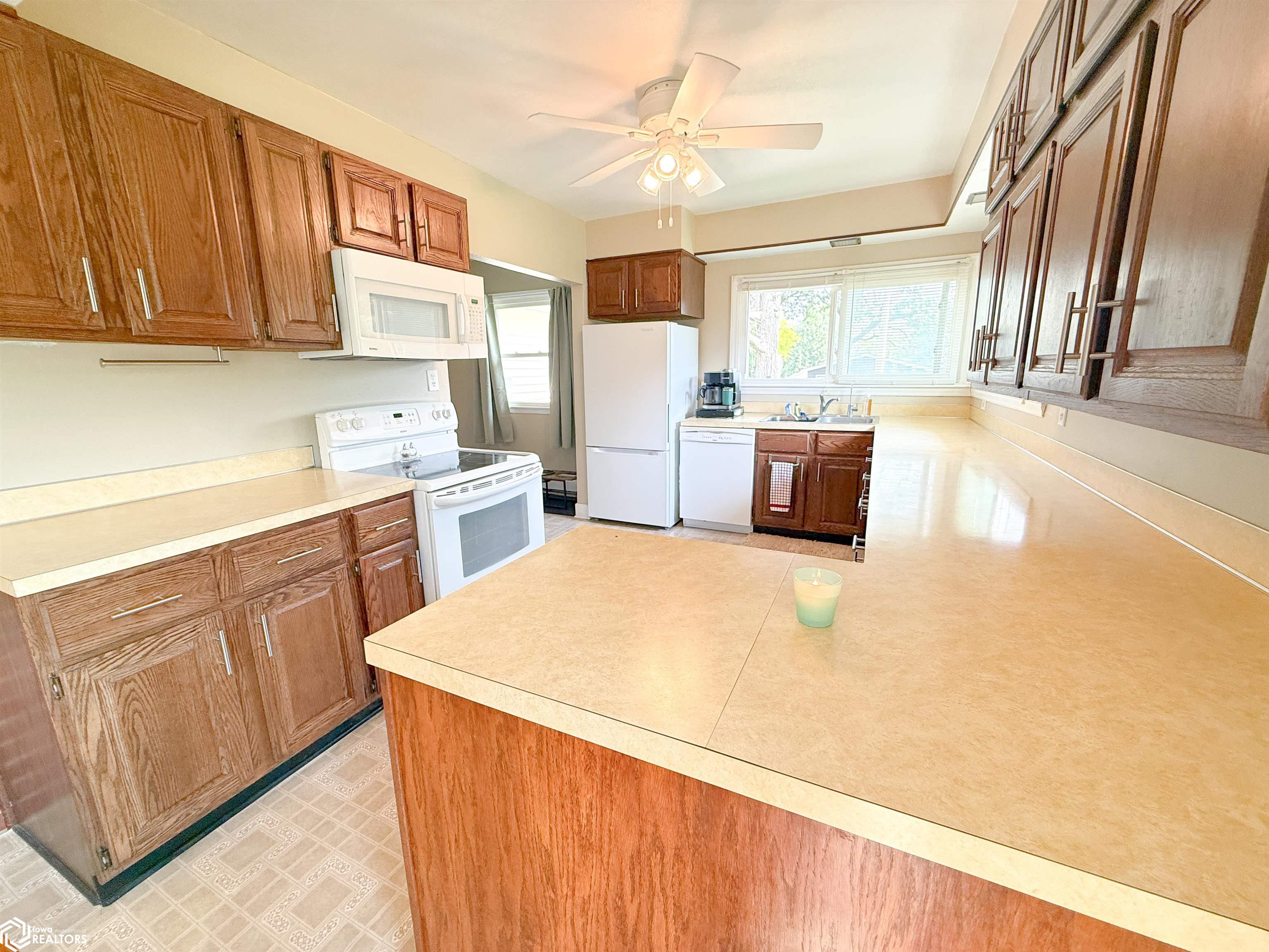 1706 N Federal Street, Hampton, Iowa image 3