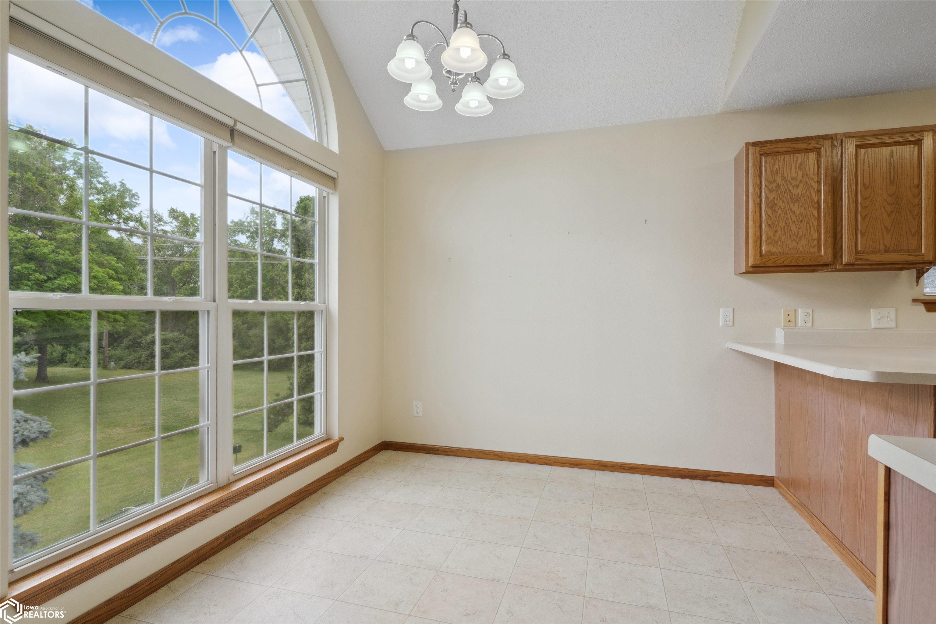 1408 Orchard Meadow Drive #D, Burlington, Iowa image 11