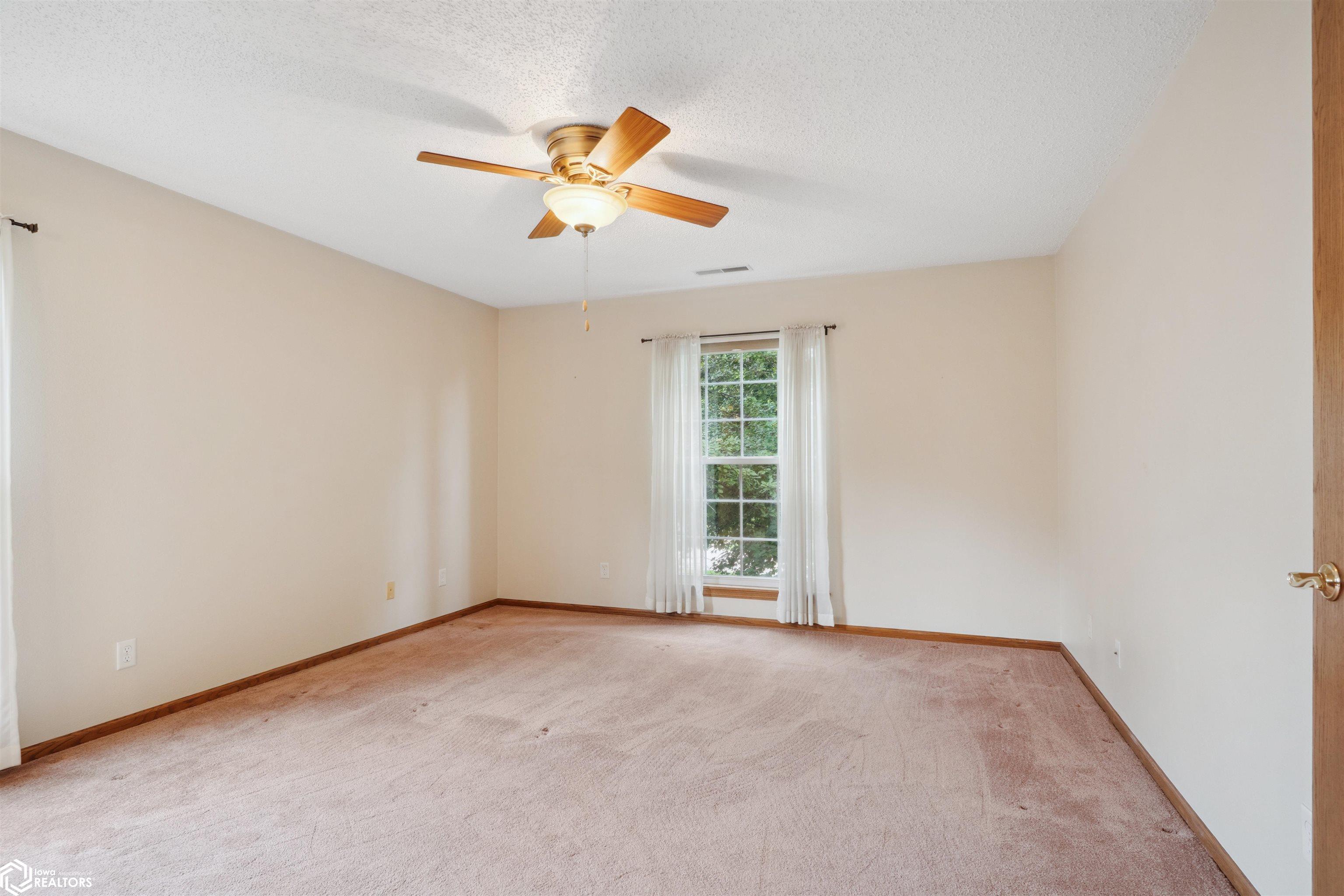 1408 Orchard Meadow Drive #D, Burlington, Iowa image 17