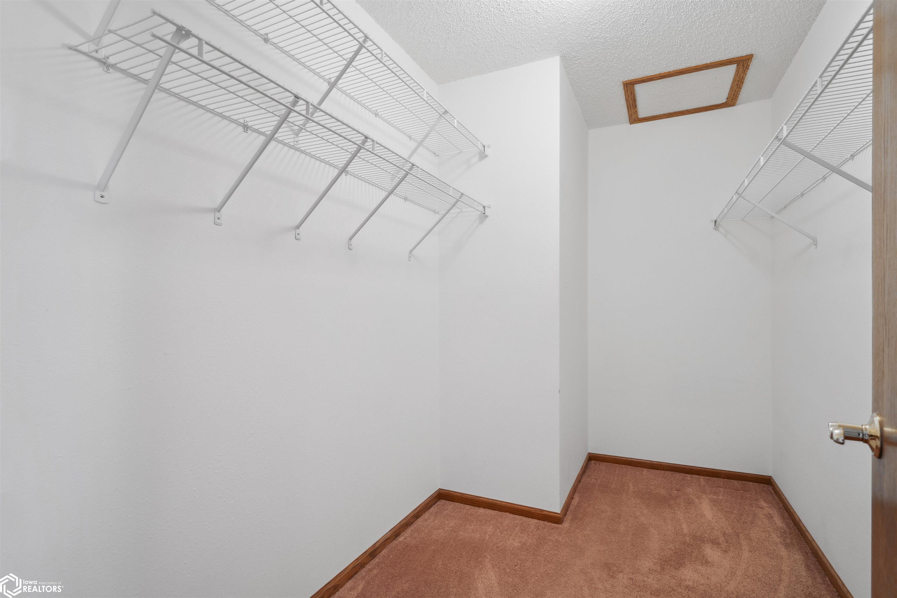 1408 Orchard Meadow Drive #D, Burlington, Iowa image 20