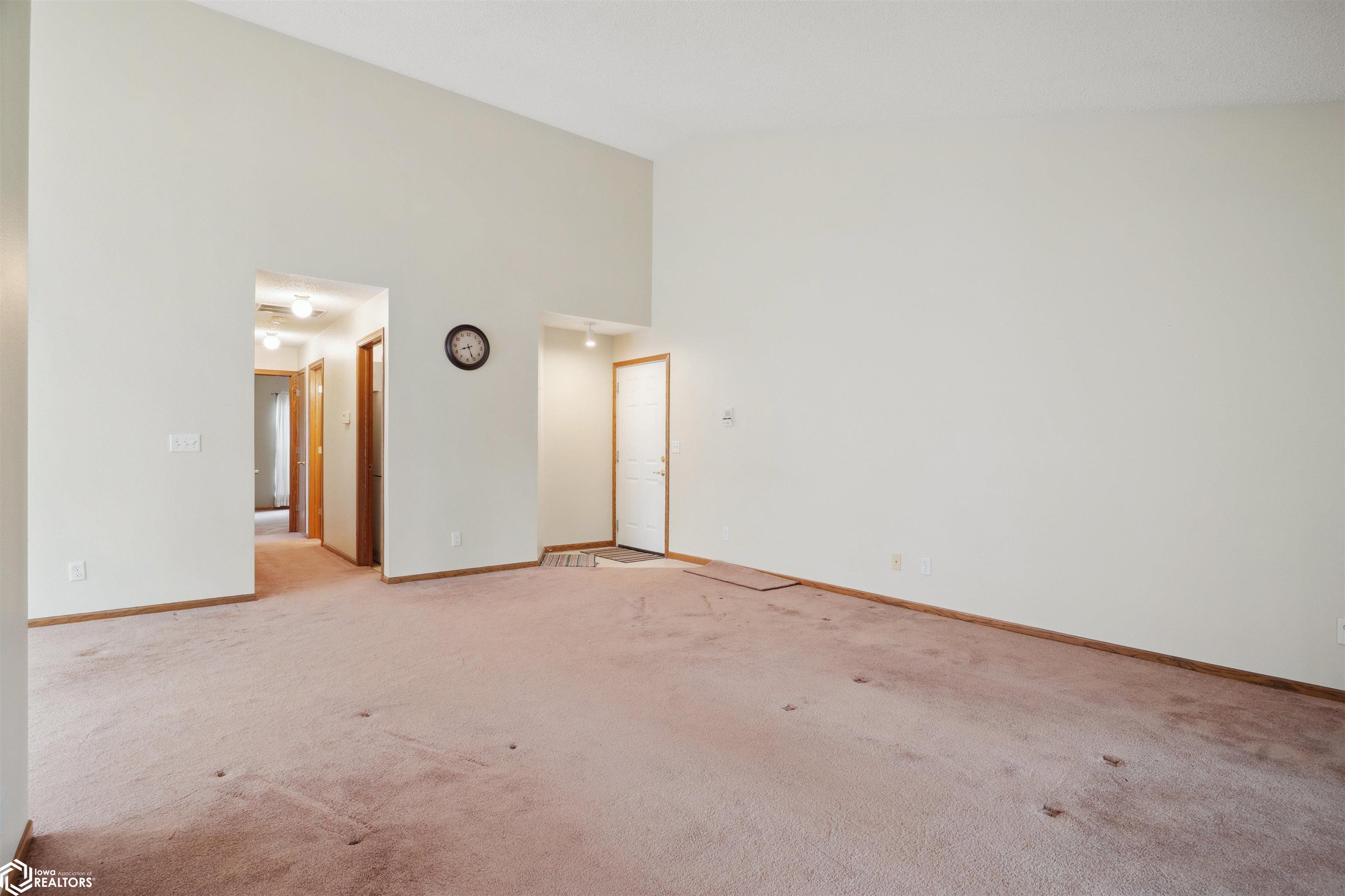 1408 Orchard Meadow Drive #D, Burlington, Iowa image 3