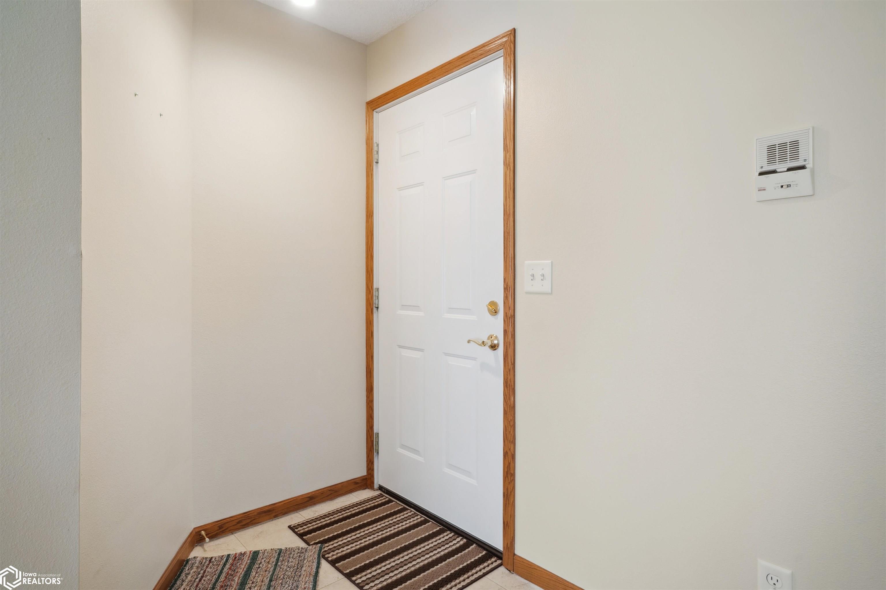 1408 Orchard Meadow Drive #D, Burlington, Iowa image 24