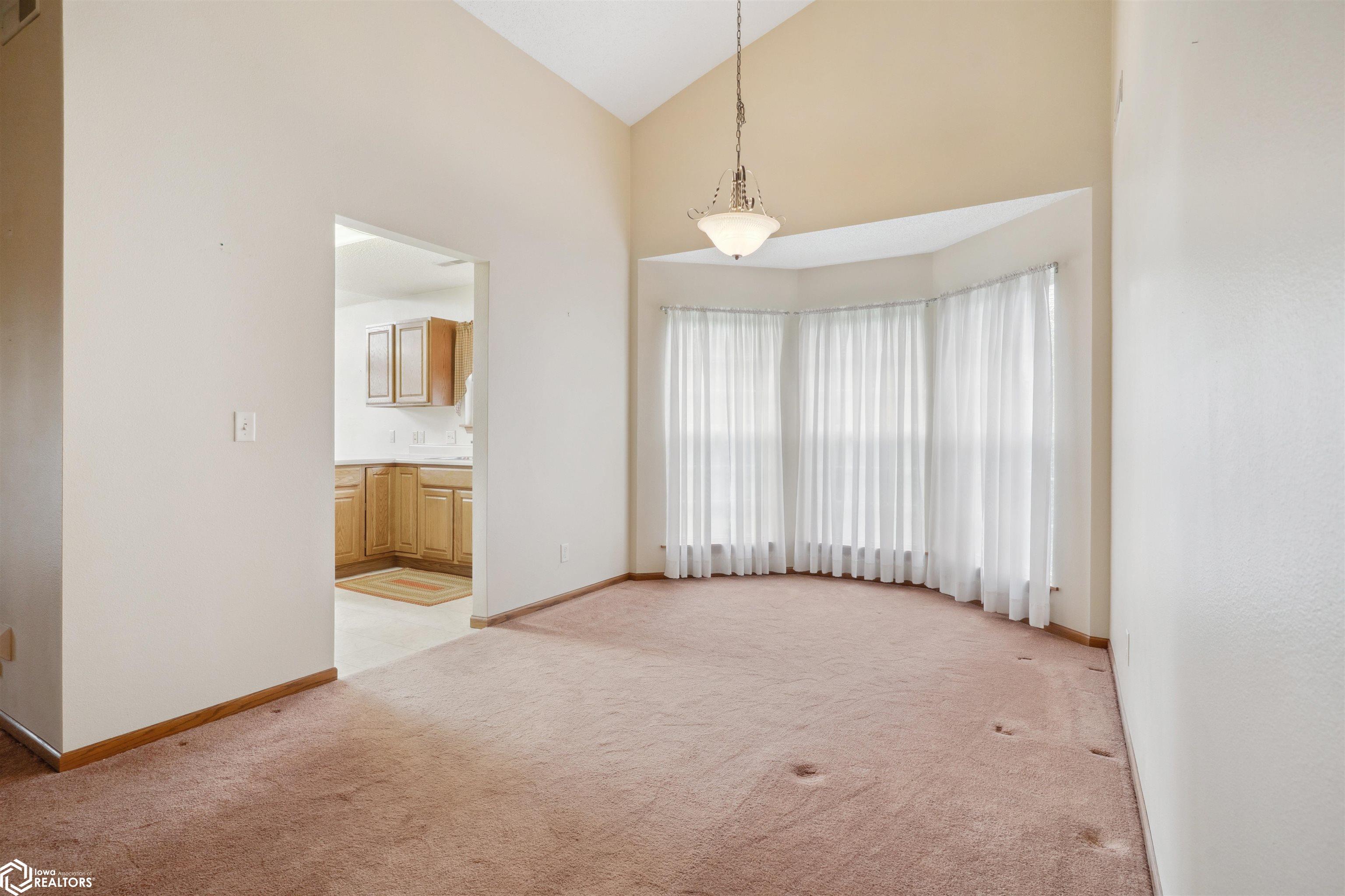 1408 Orchard Meadow Drive #D, Burlington, Iowa image 5