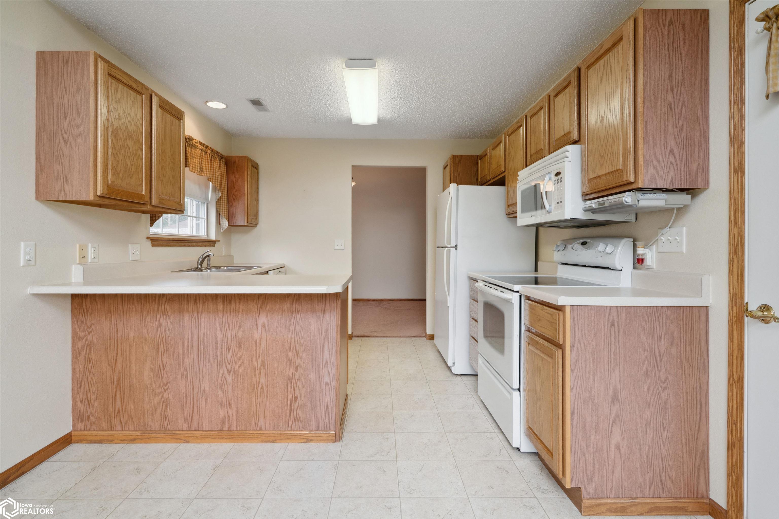 1408 Orchard Meadow Drive #D, Burlington, Iowa image 8