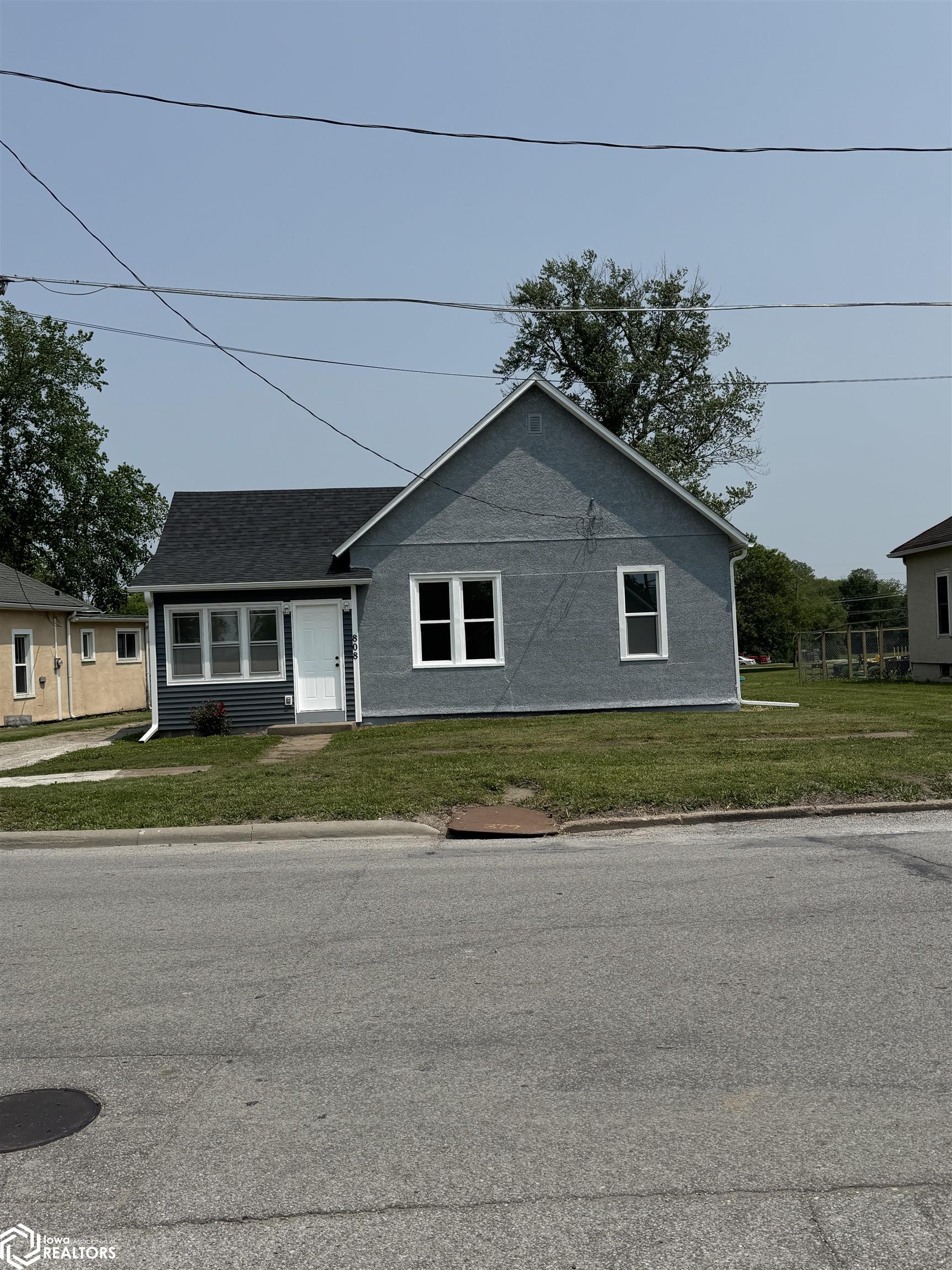 808 S Clinton Street, Albia, Iowa image 1