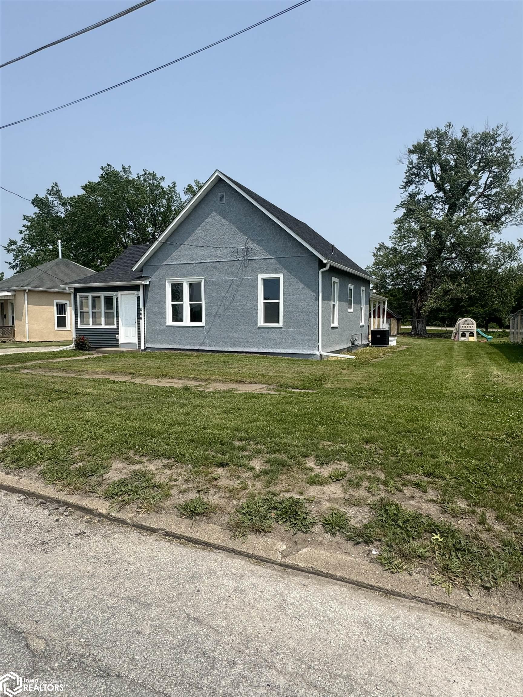 808 S Clinton Street, Albia, Iowa image 2