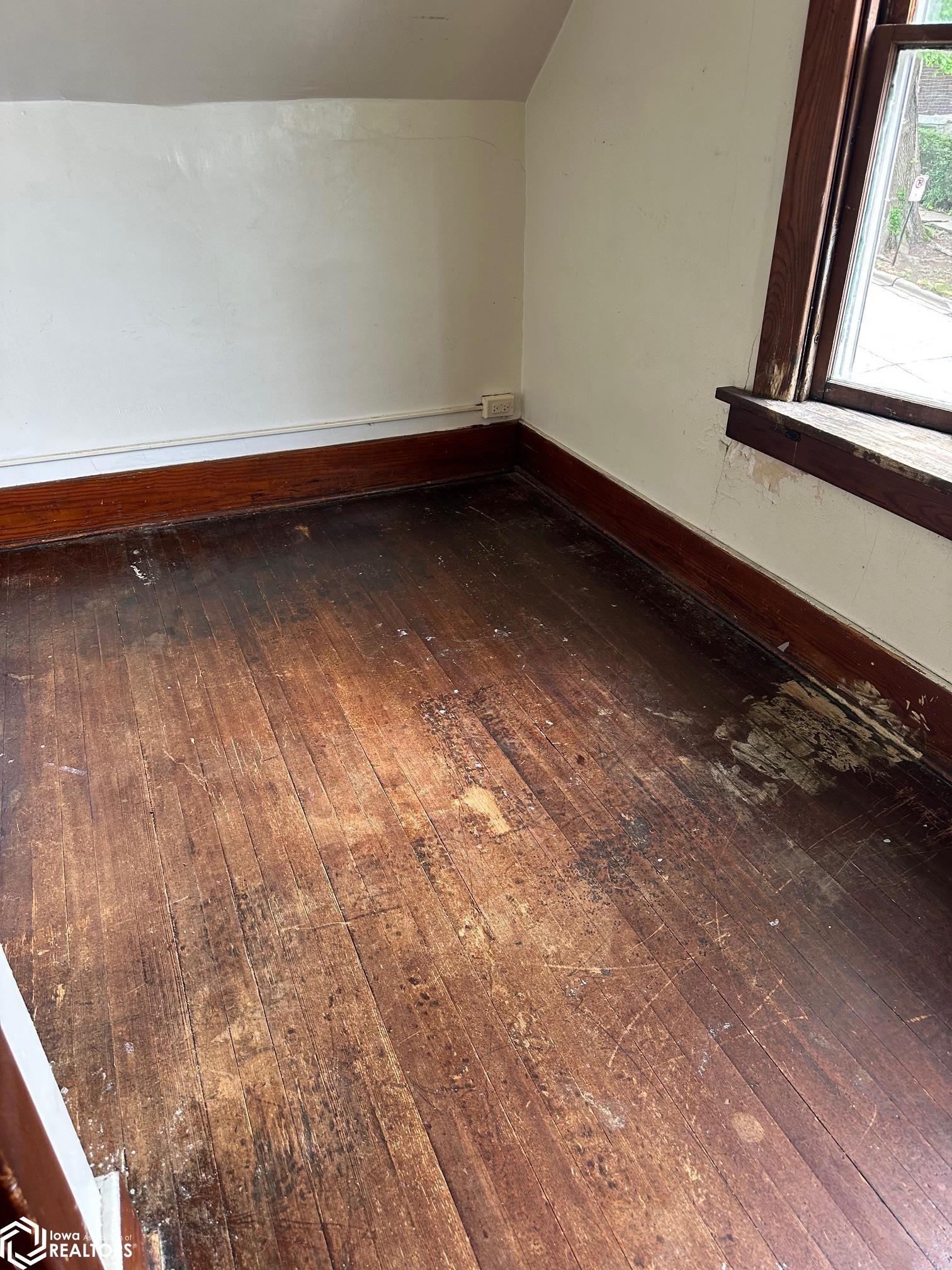 308 N Marshall Street, Burlington, Iowa image 6