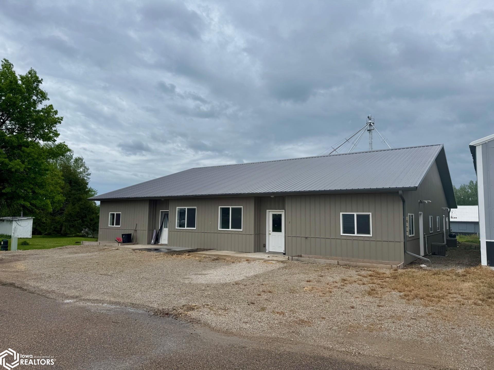 205 Collins Street, Batavia, Iowa image 1