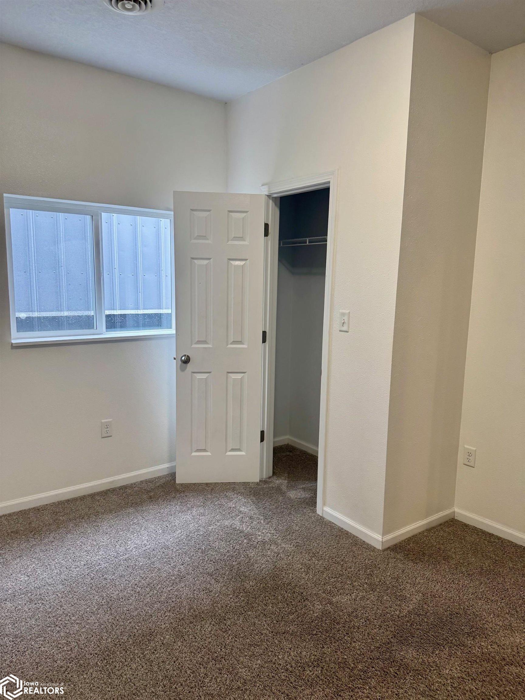 205 Collins Street, Batavia, Iowa image 12