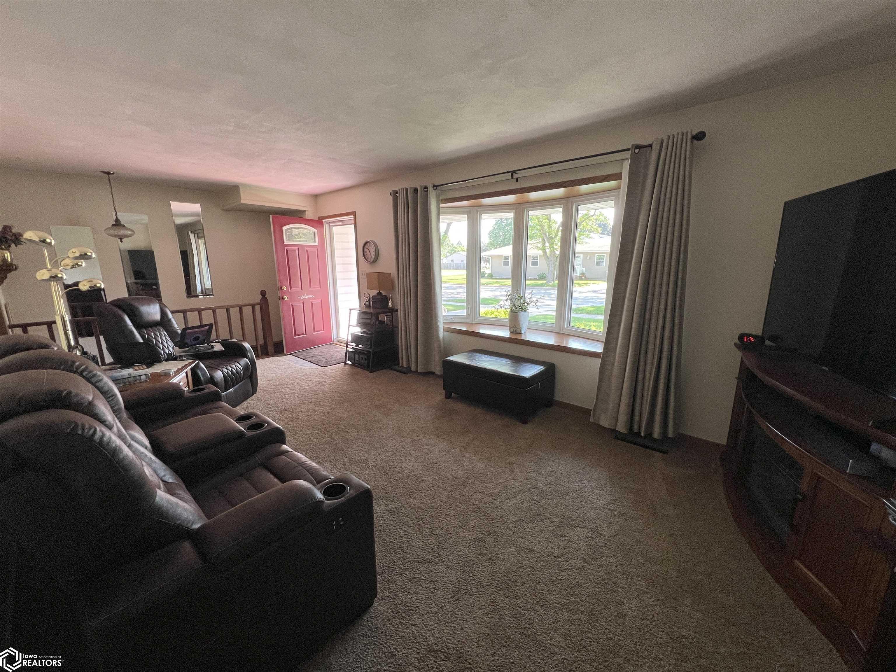 810 S Louisiana Avenue, Mason City, Iowa image 3