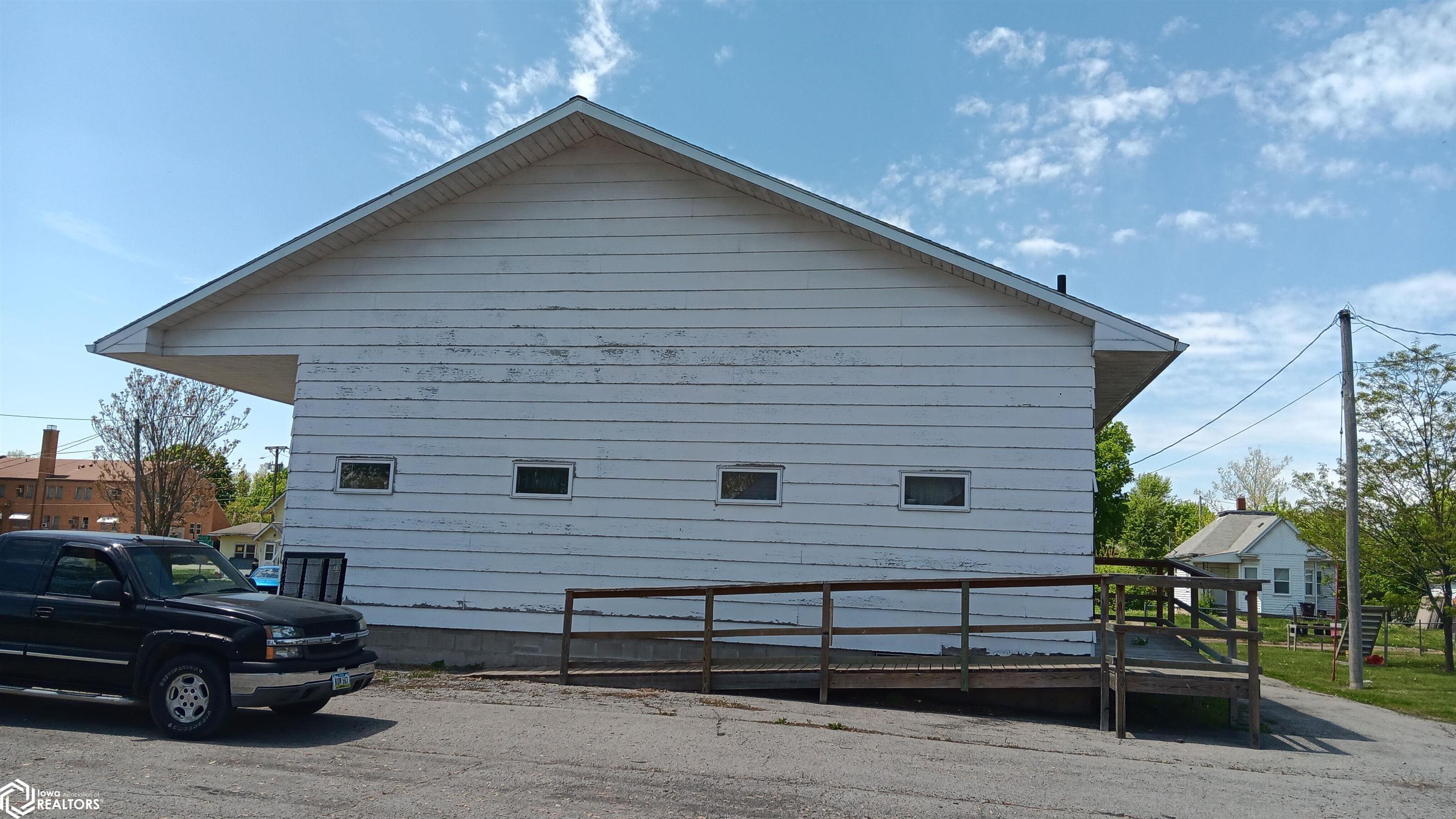 124 S Moore Street, Ottumwa, Iowa image 2