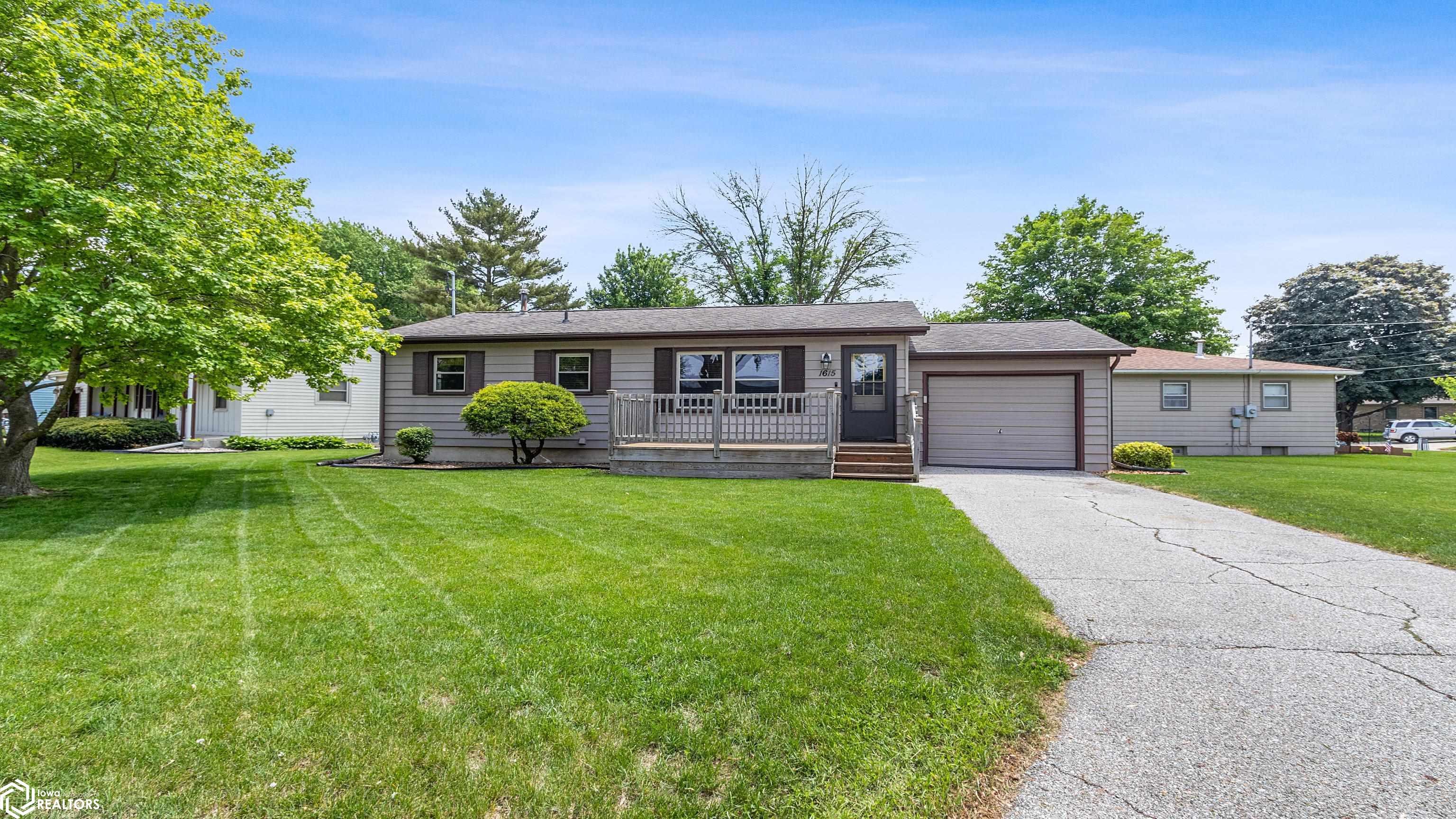 1615 W 7th Ave N, Clear Lake, Iowa image 11