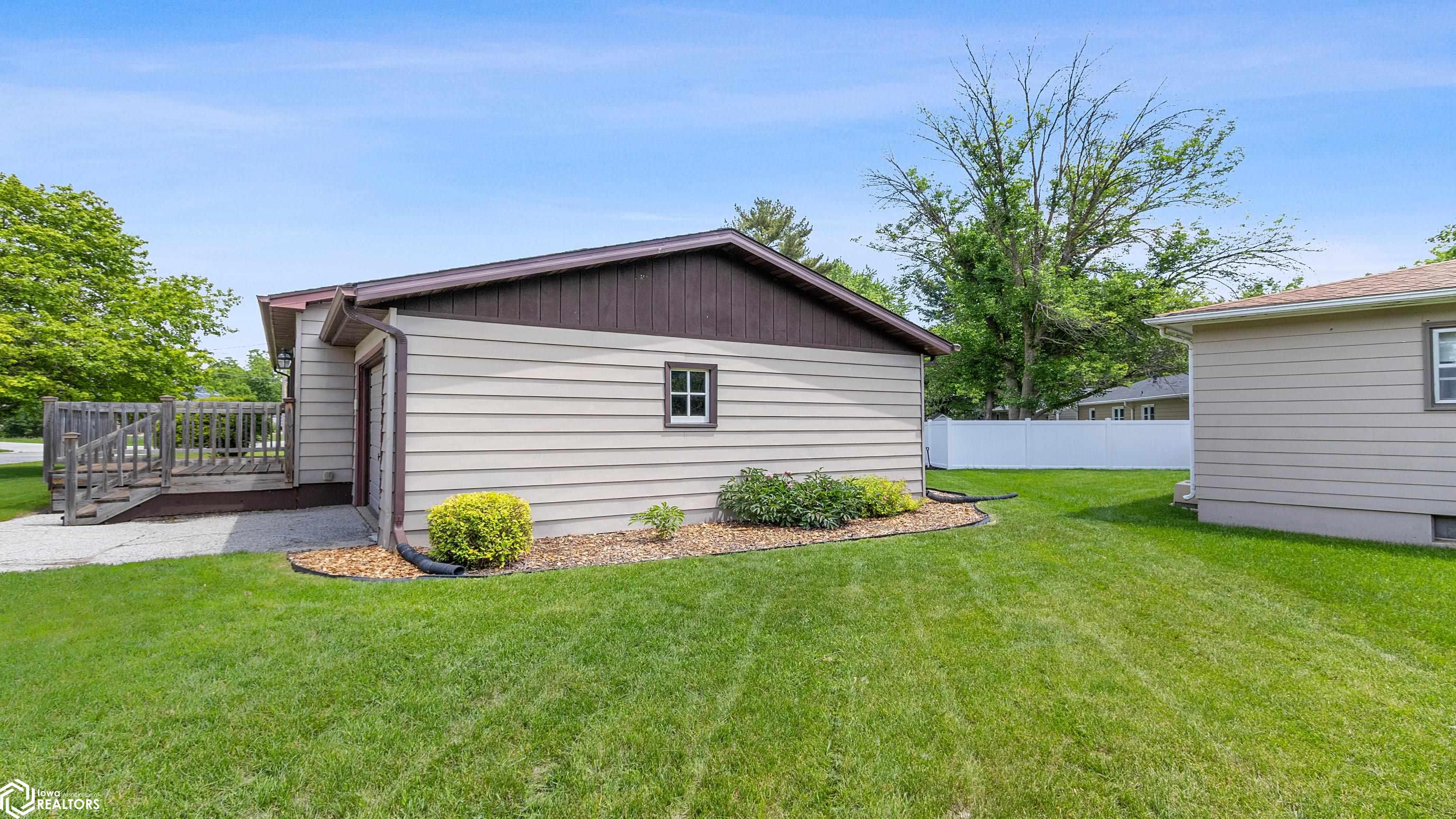 1615 W 7th Ave N, Clear Lake, Iowa image 12