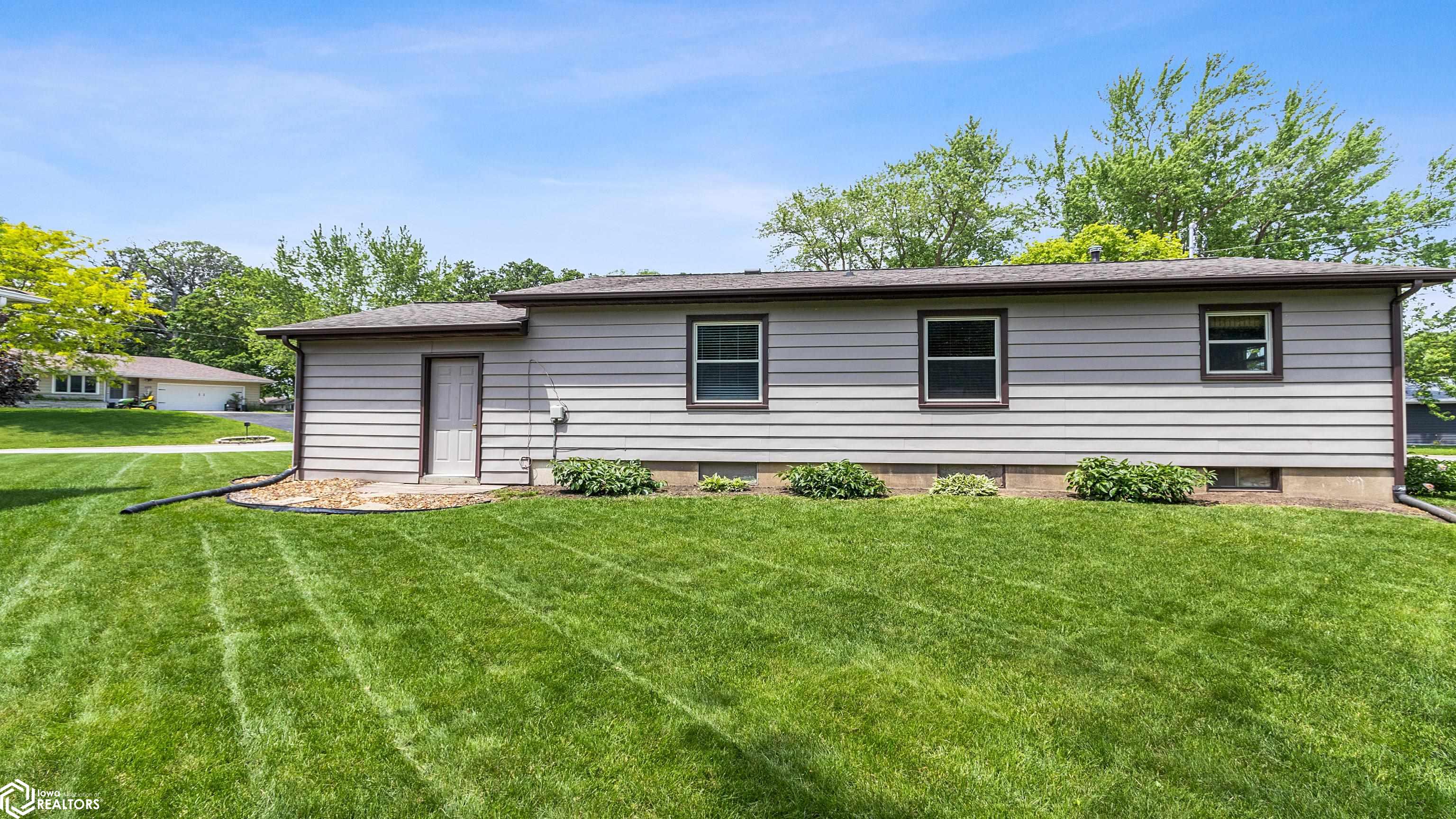 1615 W 7th Ave N, Clear Lake, Iowa image 13