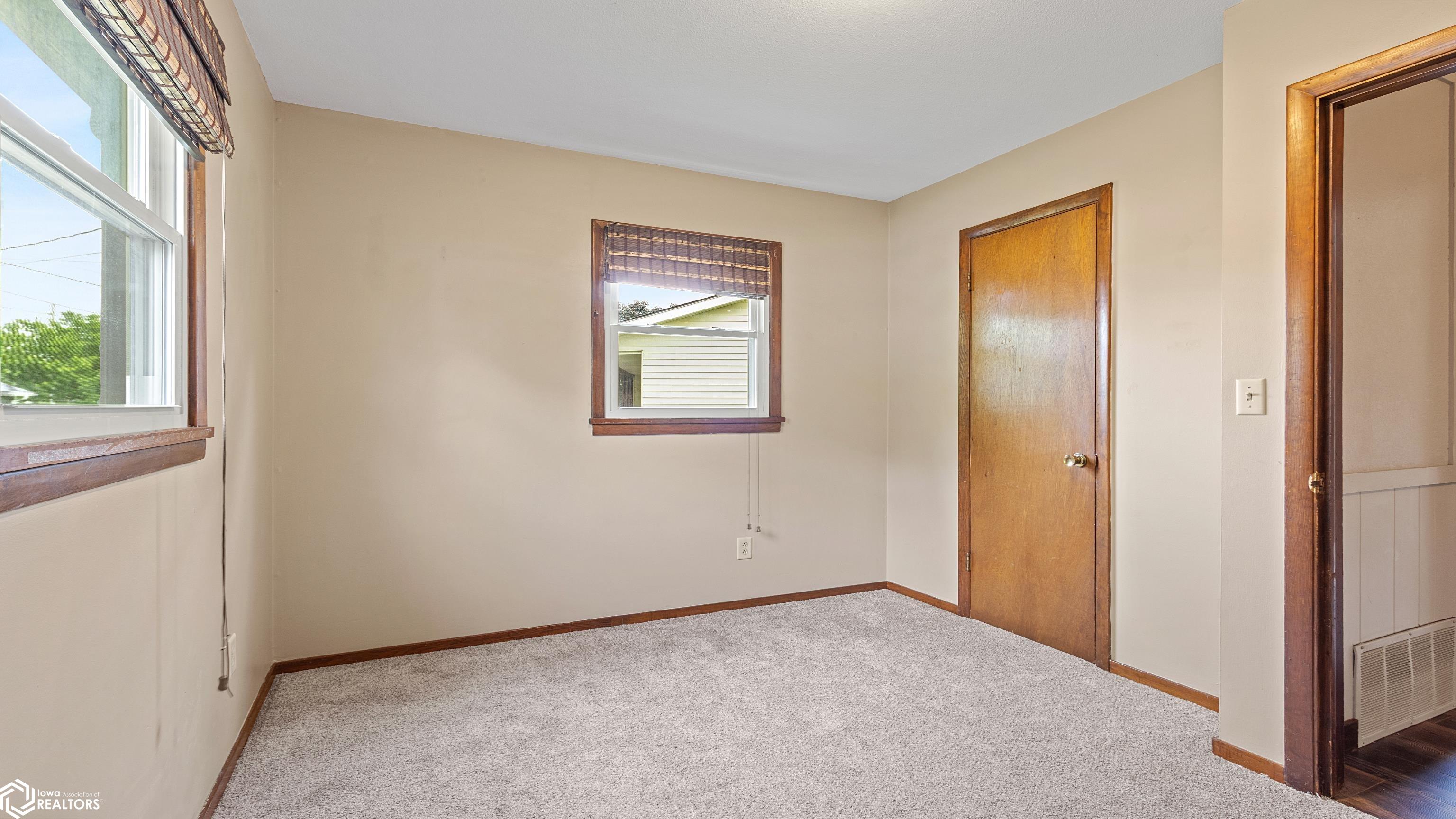 1615 W 7th Ave N, Clear Lake, Iowa image 7