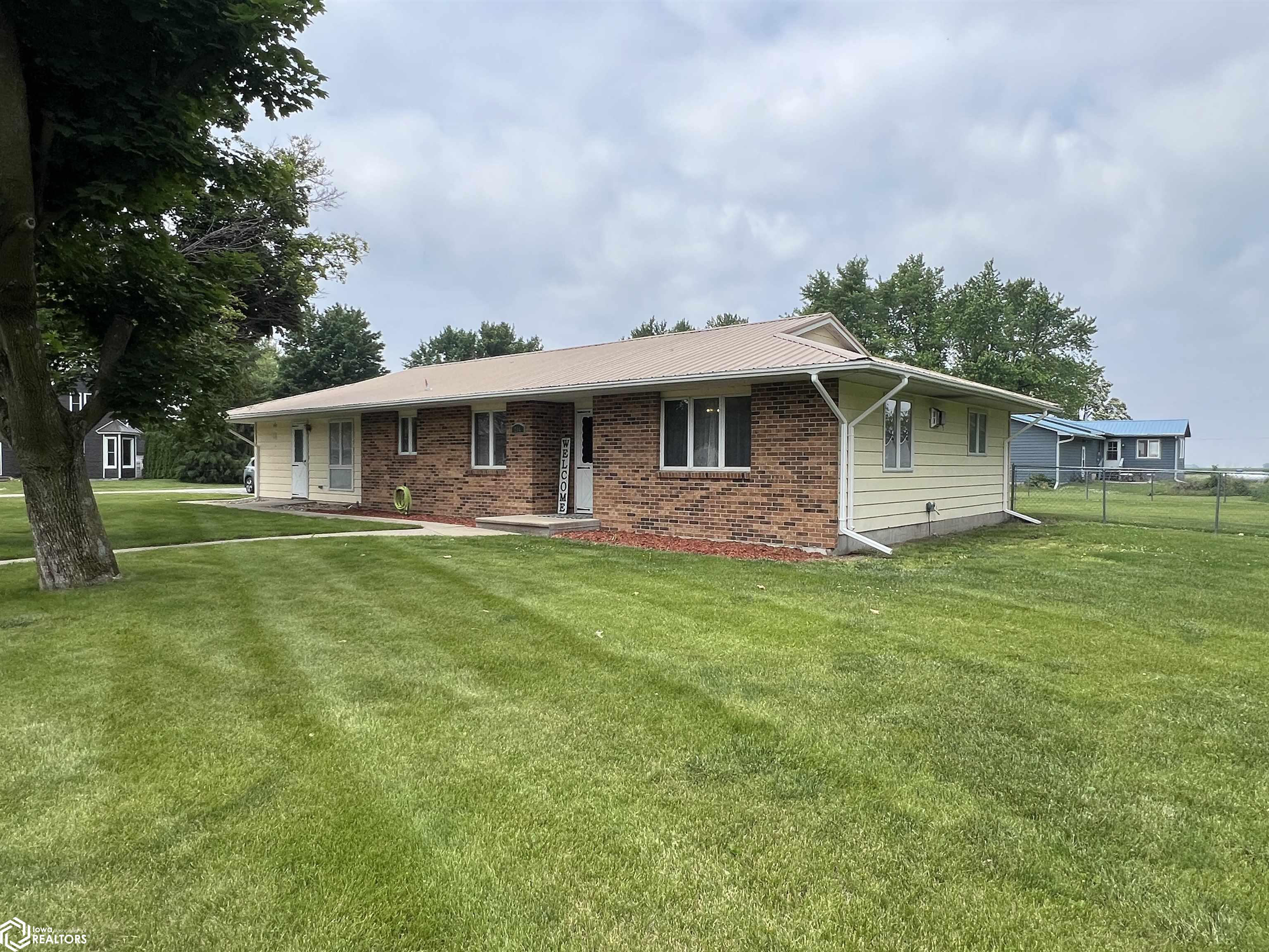 204 W 4th Street, Packwood, Iowa image 2