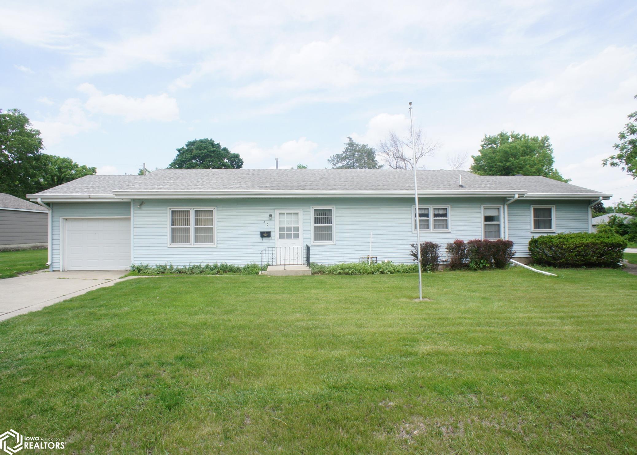 301 Walnut Street, Webster City, Iowa image 1
