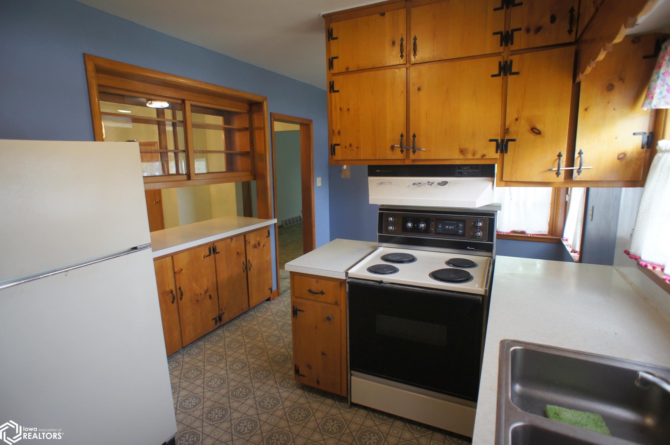 301 Walnut Street, Webster City, Iowa image 11