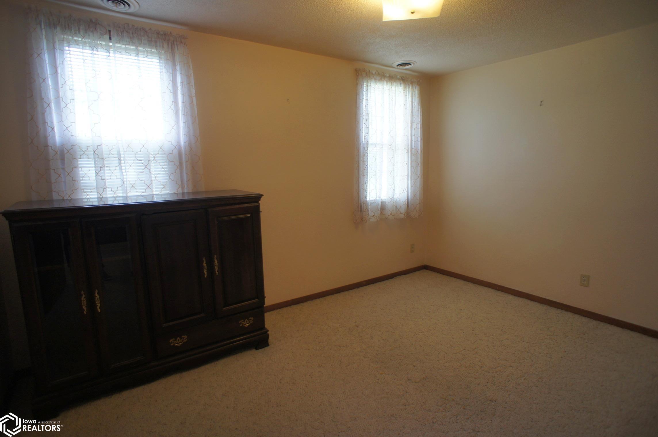 301 Walnut Street, Webster City, Iowa image 17