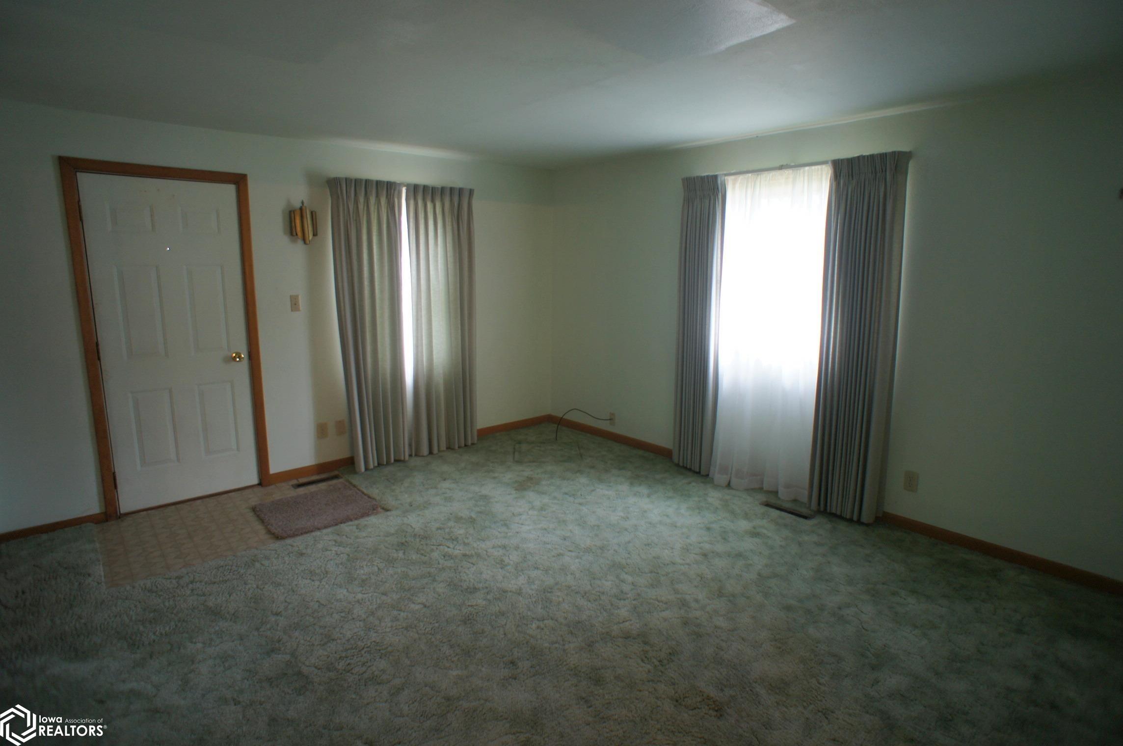 301 Walnut Street, Webster City, Iowa image 3