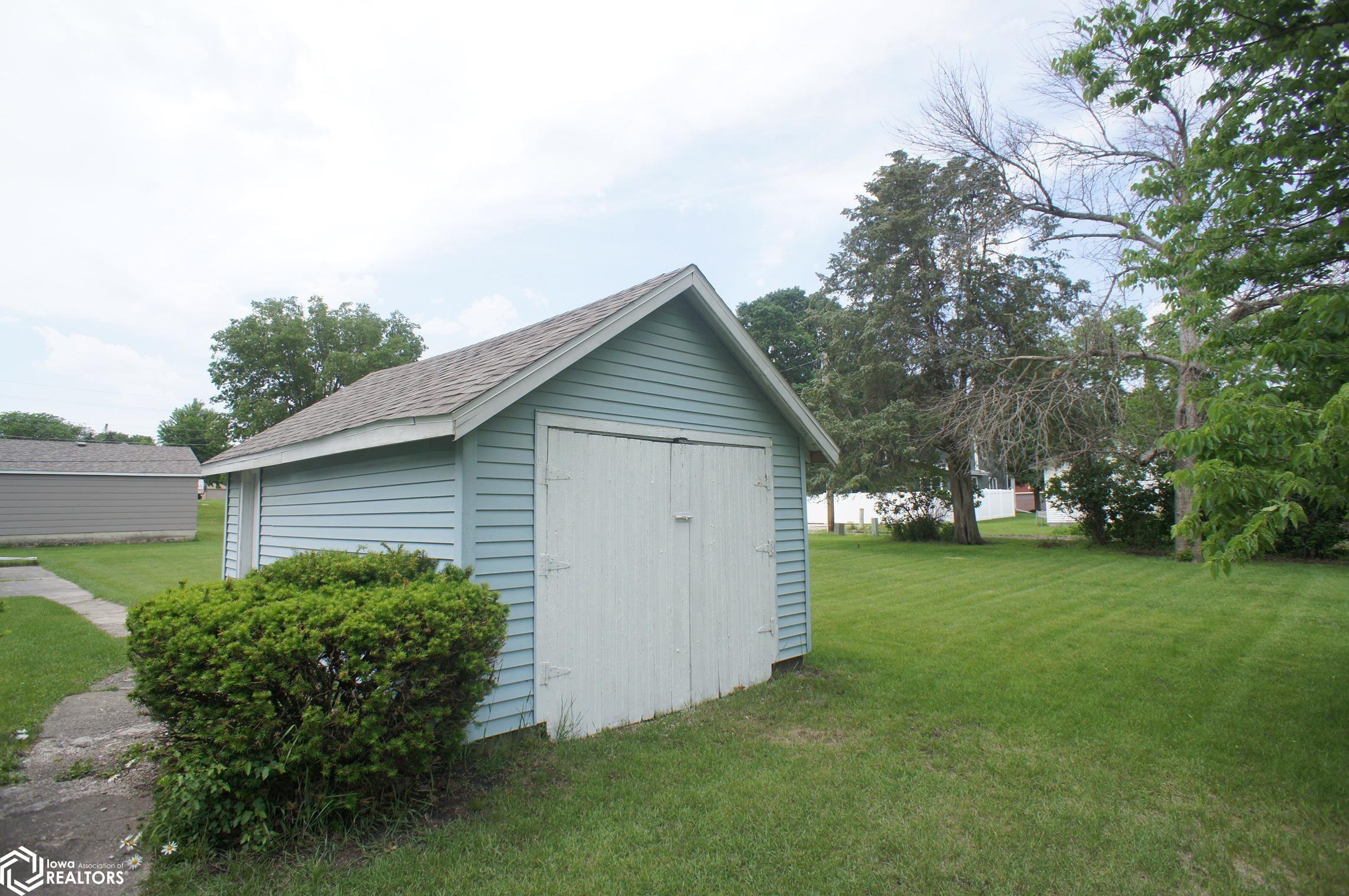 301 Walnut Street, Webster City, Iowa image 32