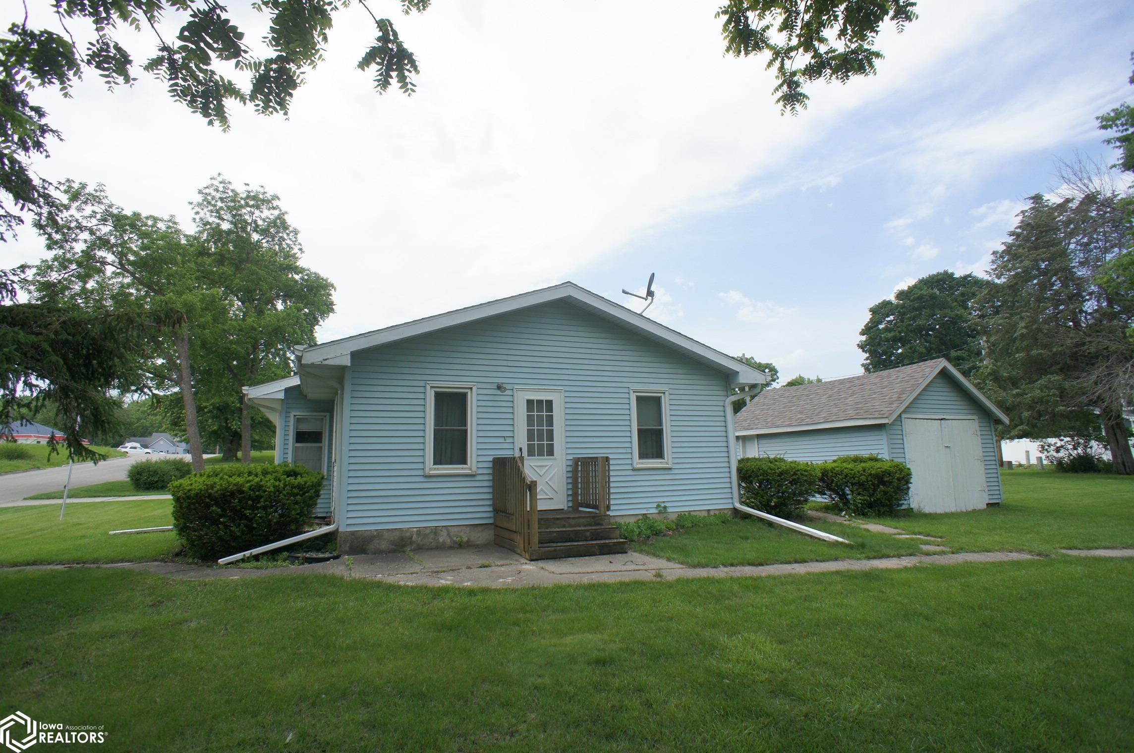 301 Walnut Street, Webster City, Iowa image 33