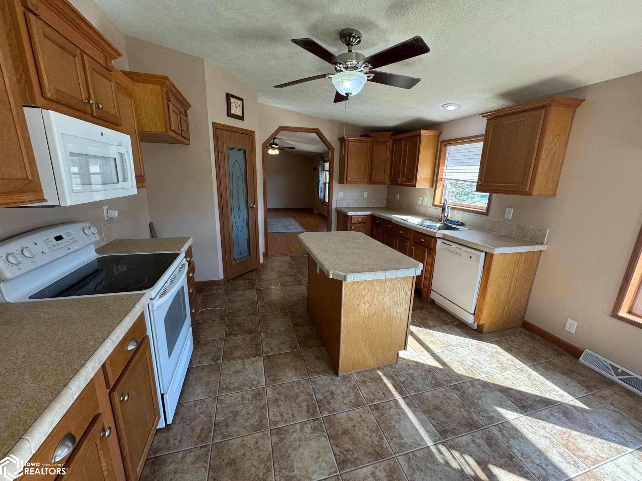 10166 Wildflower Drive, Unionville, Missouri image 20