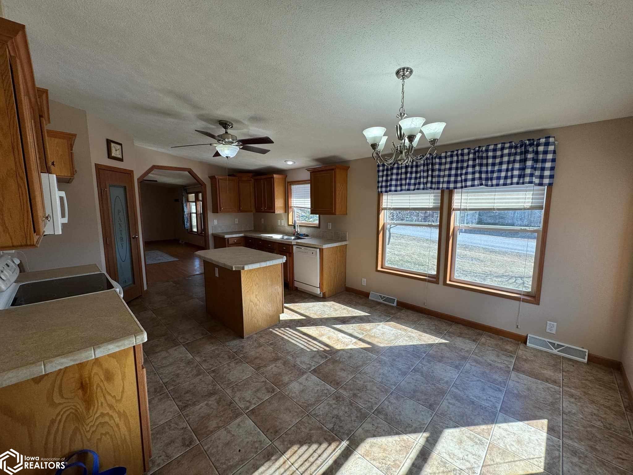 10166 Wildflower Drive, Unionville, Missouri image 21