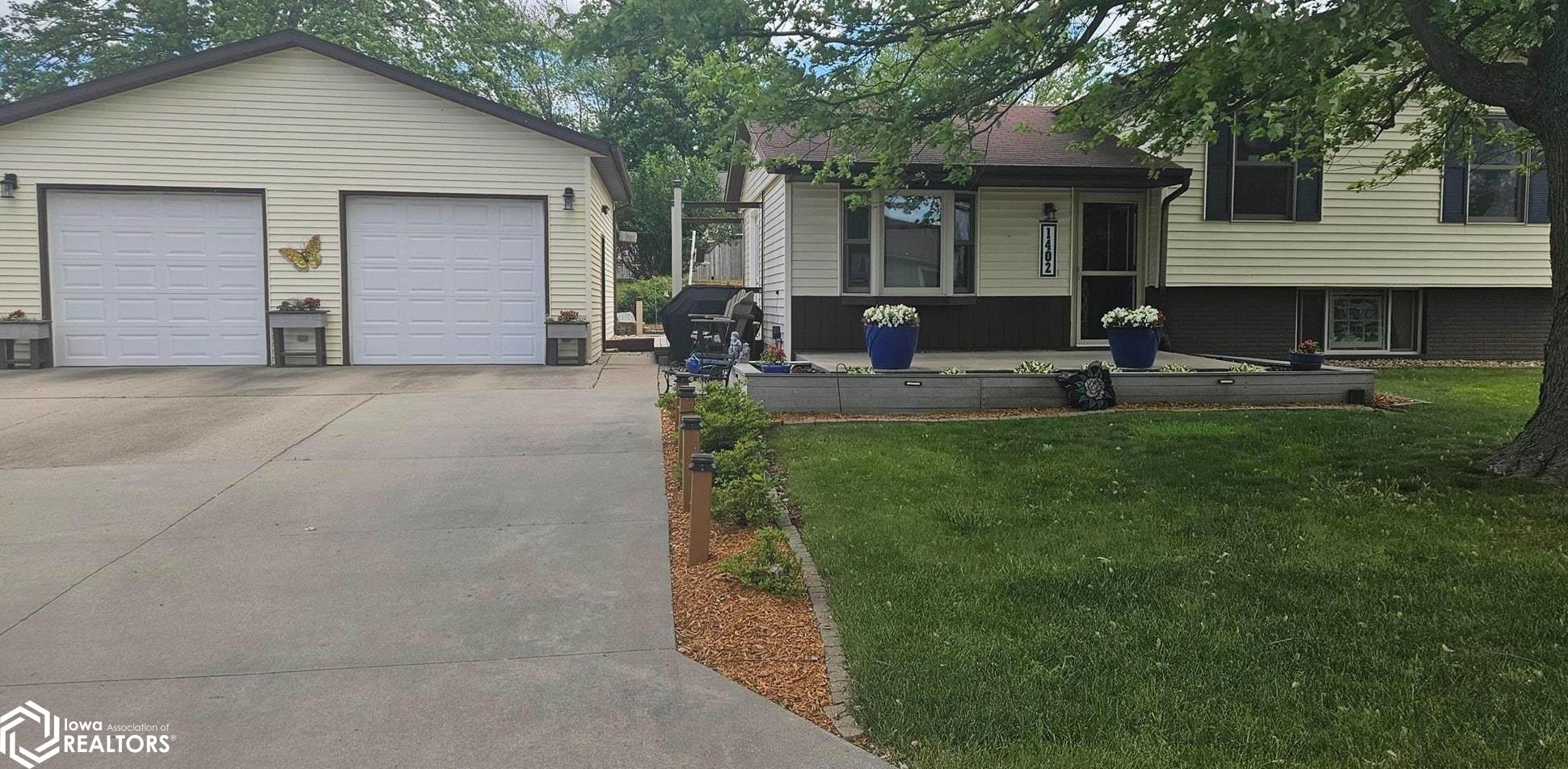 1402 8th Avenue, Oskaloosa, Iowa image 1