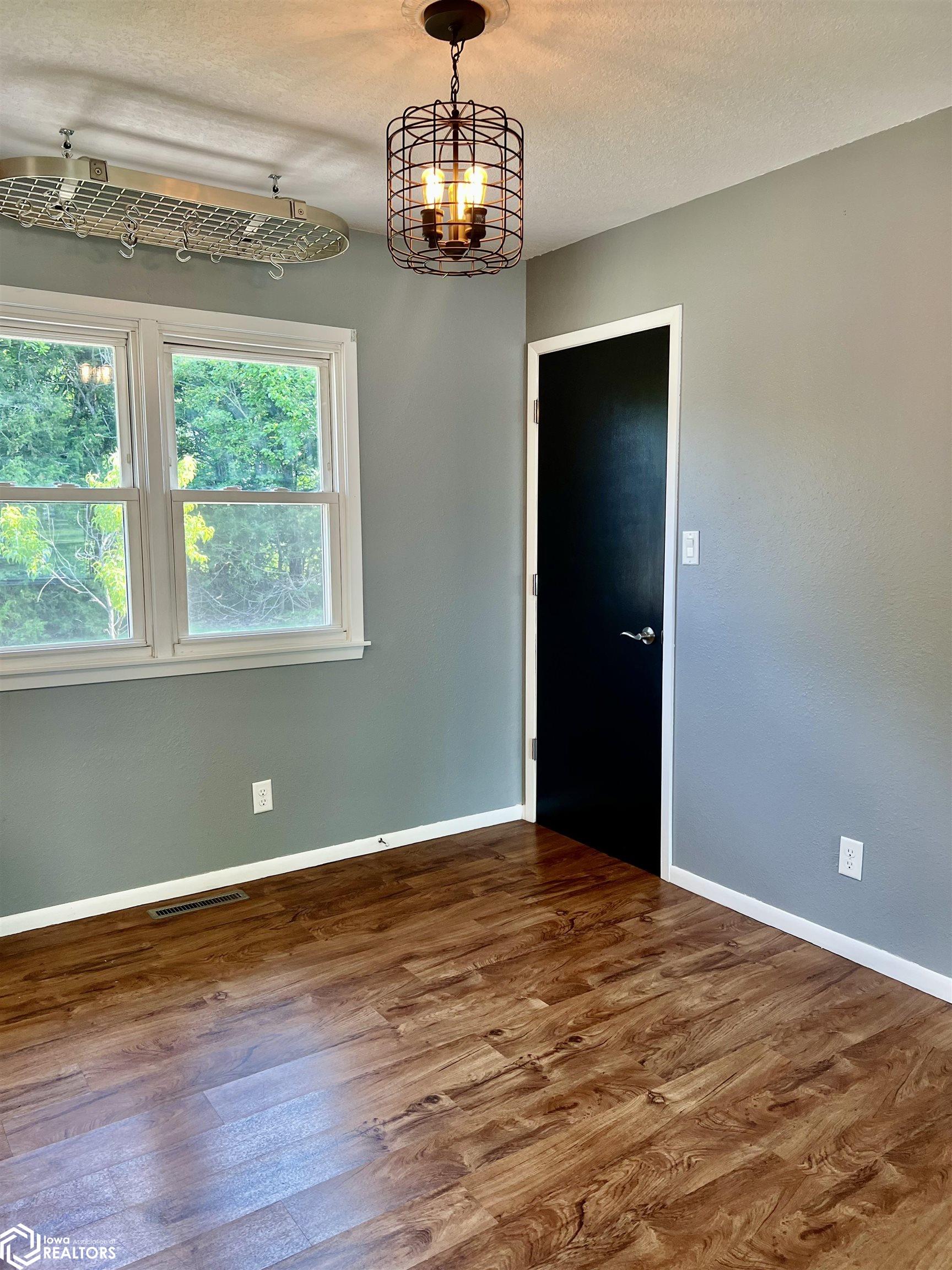 121 H Ave W, Albia, Iowa image 19