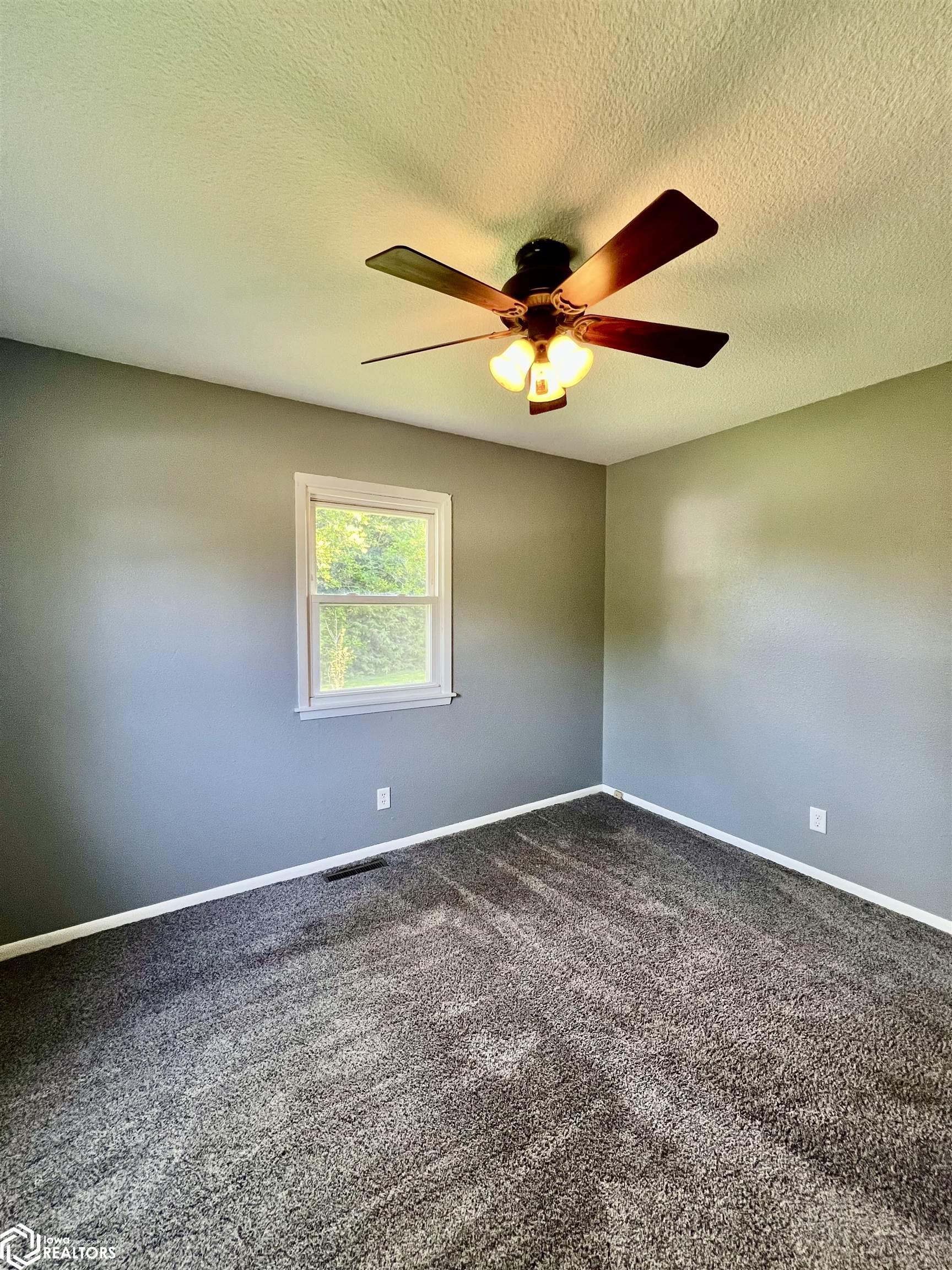 121 H Ave W, Albia, Iowa image 23