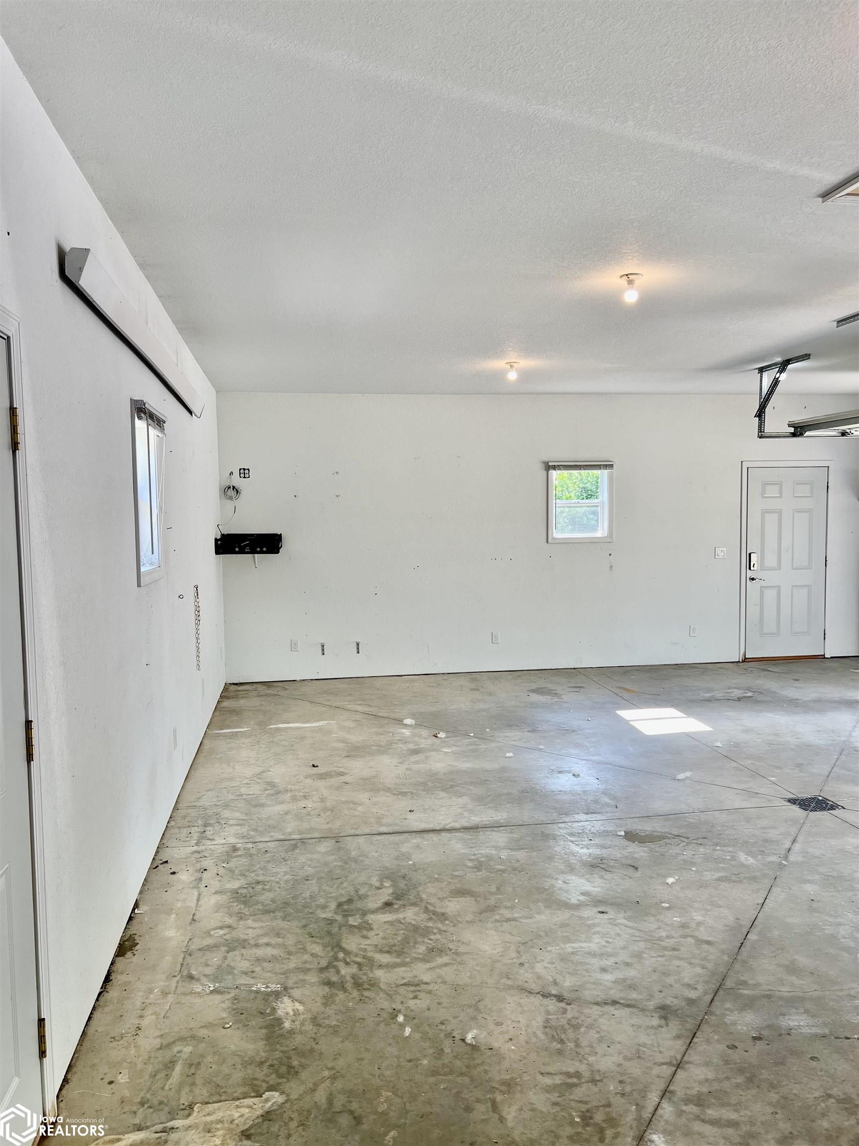 121 H Ave W, Albia, Iowa image 41