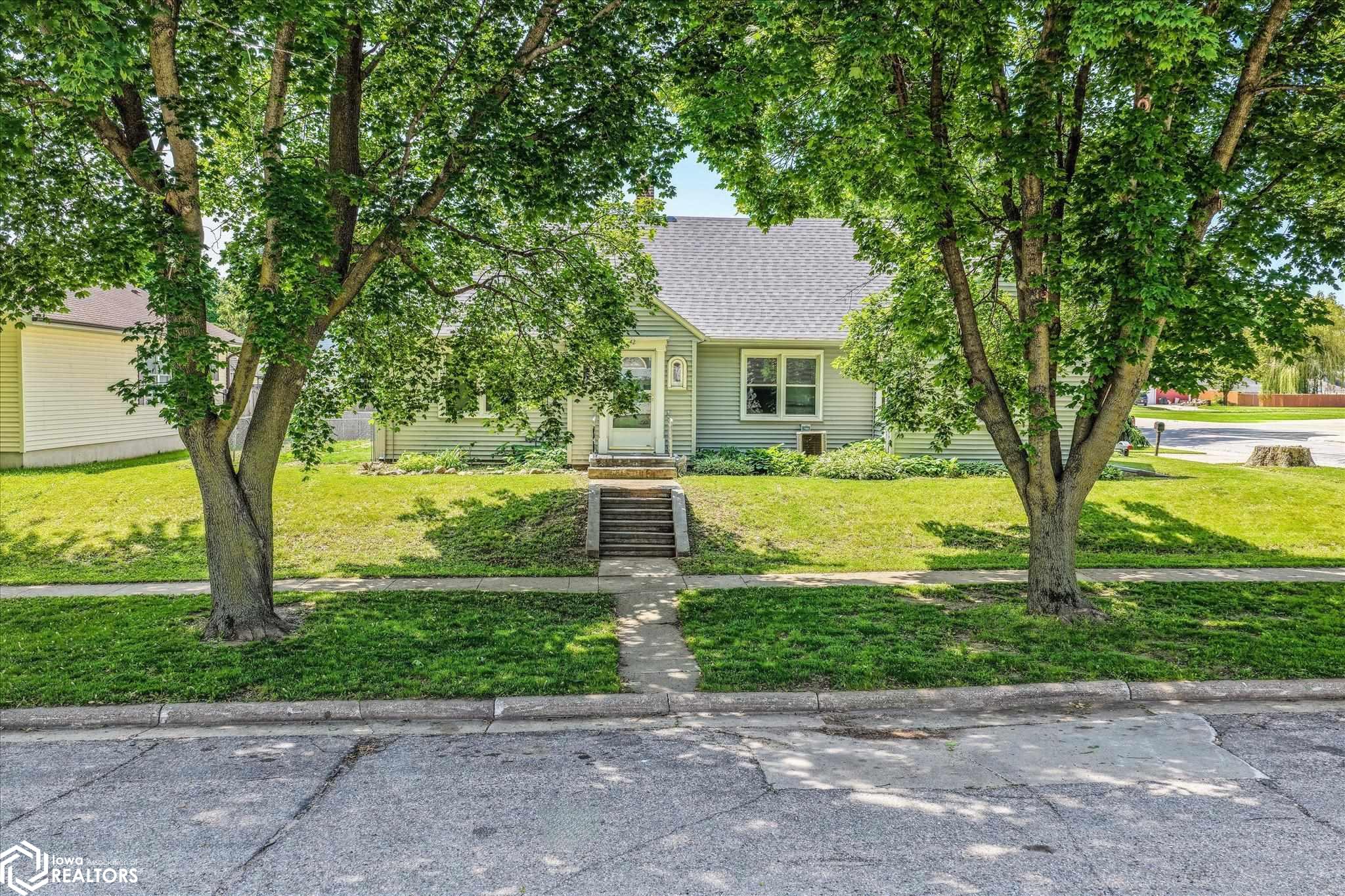 42 6th Street, Woodbine, Iowa image 3