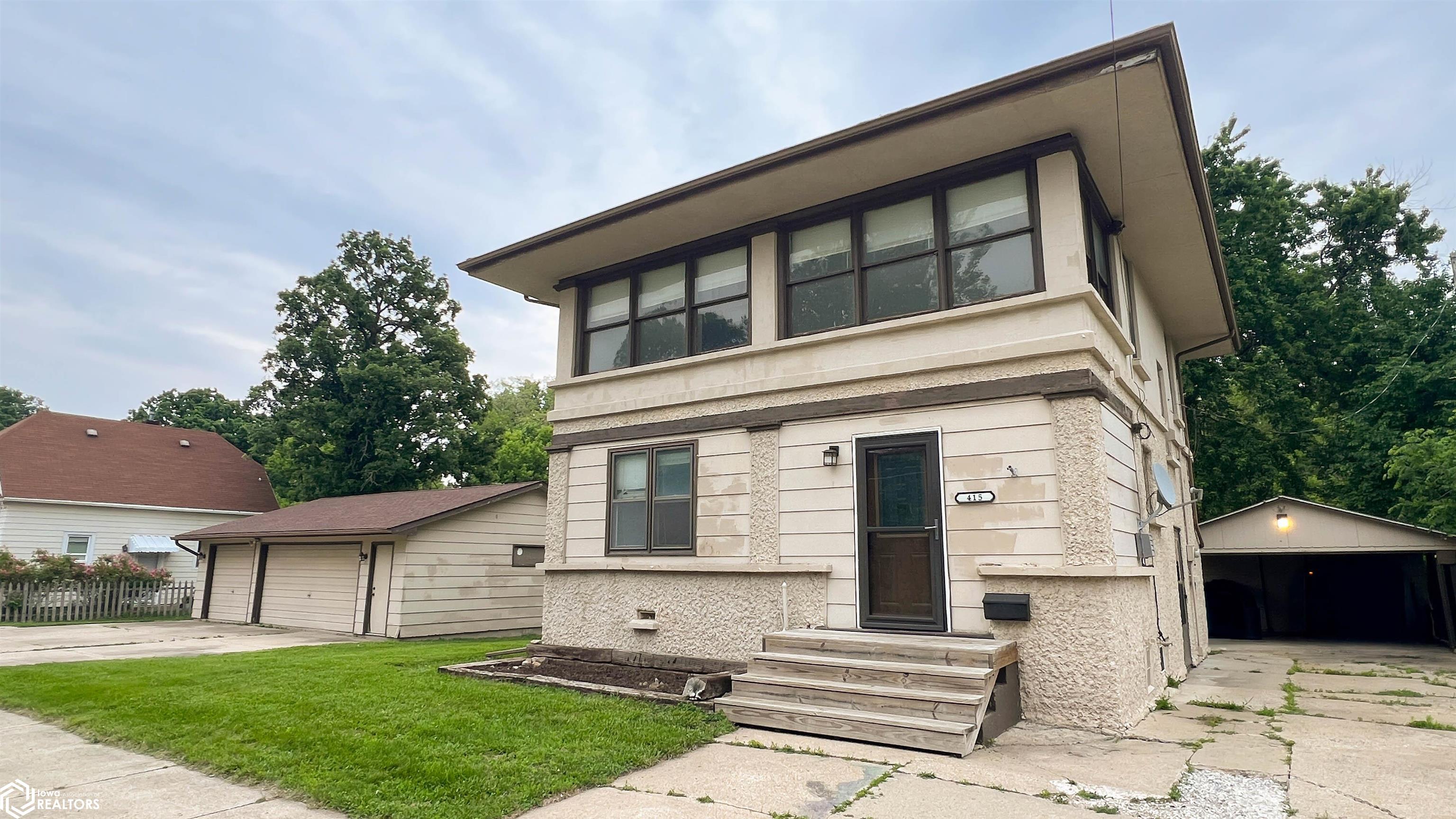 415 N N Massachusetts Avenue, Mason City, Iowa image 1