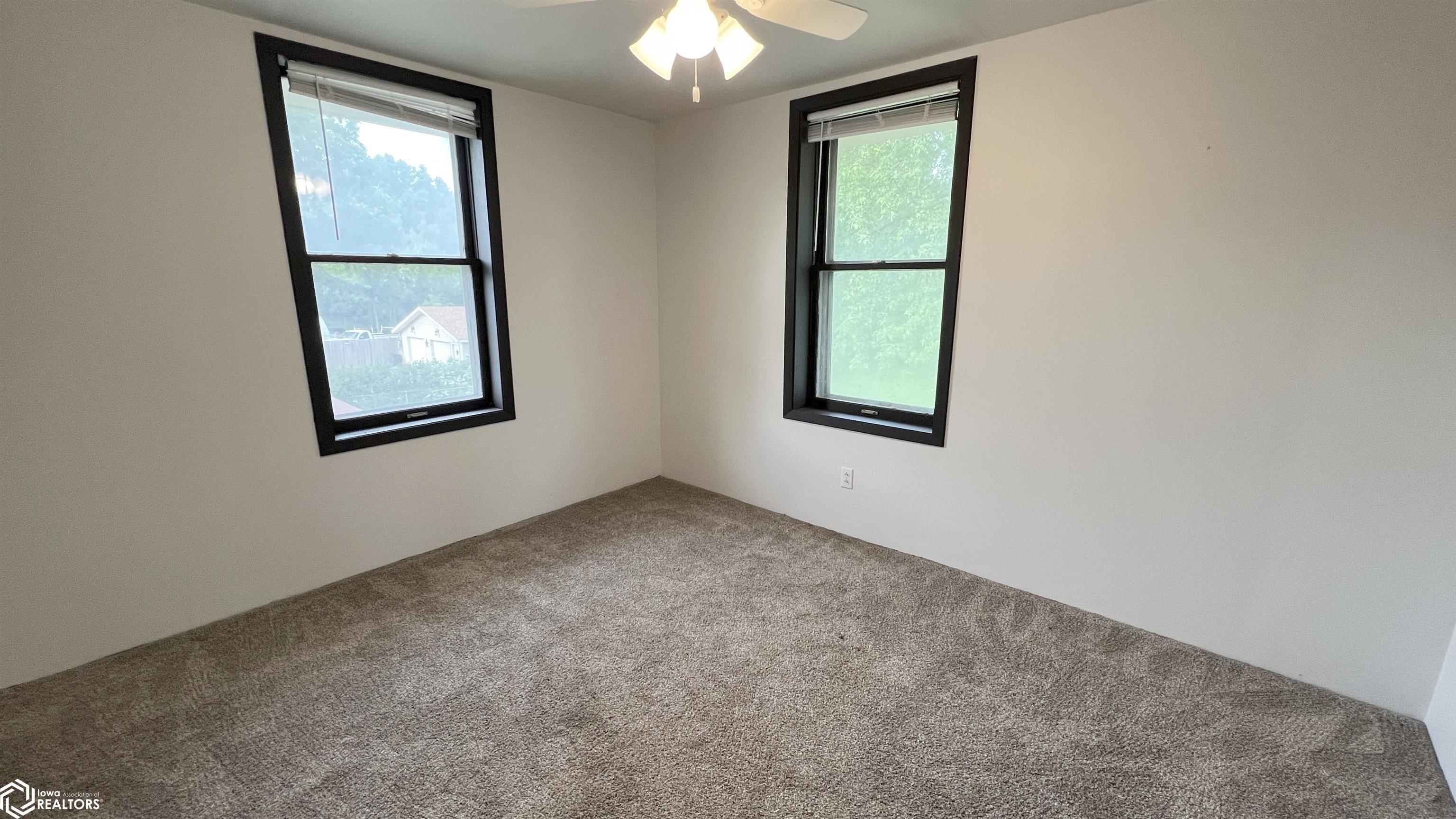 415 N N Massachusetts Avenue, Mason City, Iowa image 11