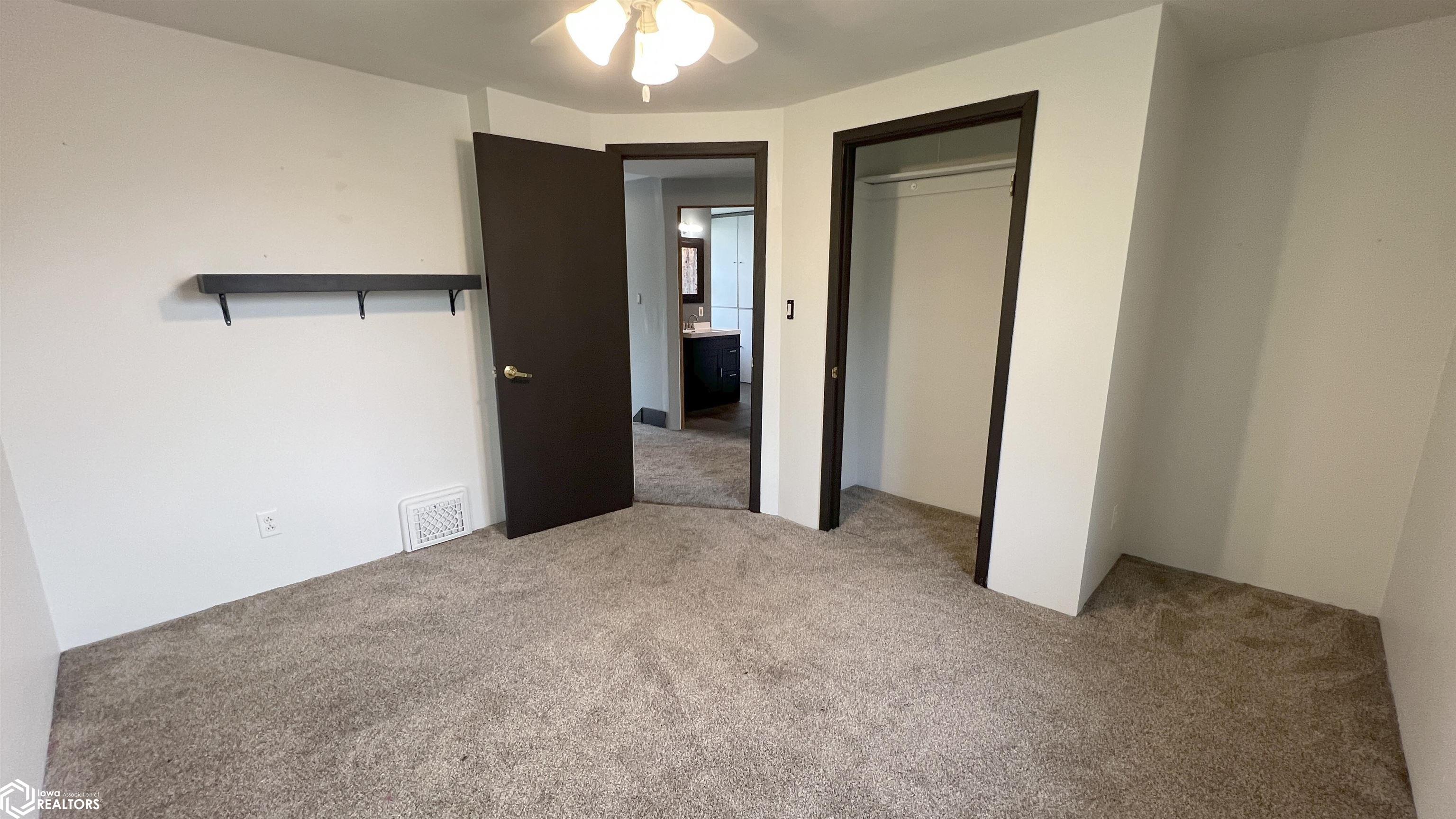 415 N N Massachusetts Avenue, Mason City, Iowa image 12