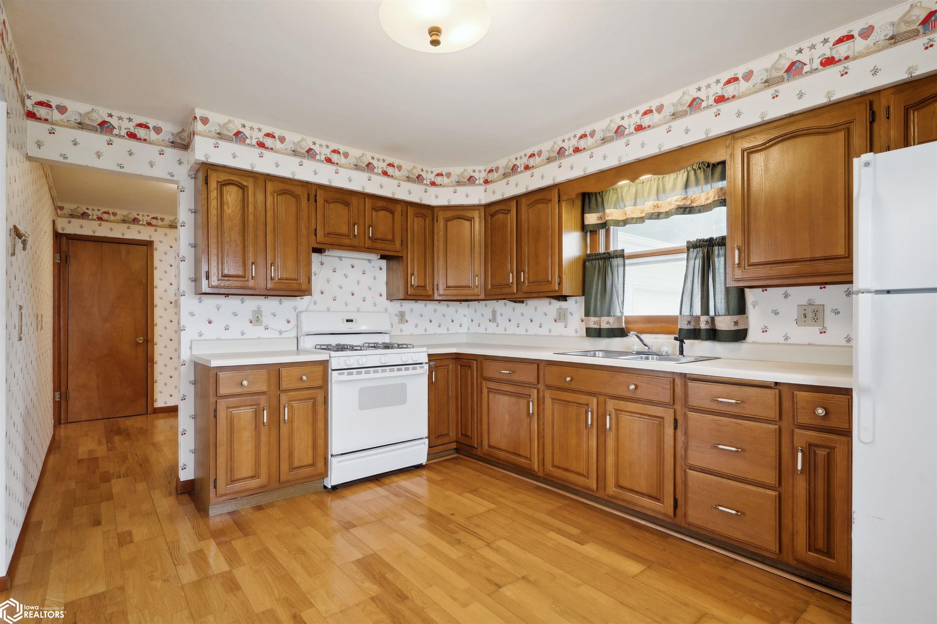 110 Kennedy St., New London, Iowa image 12
