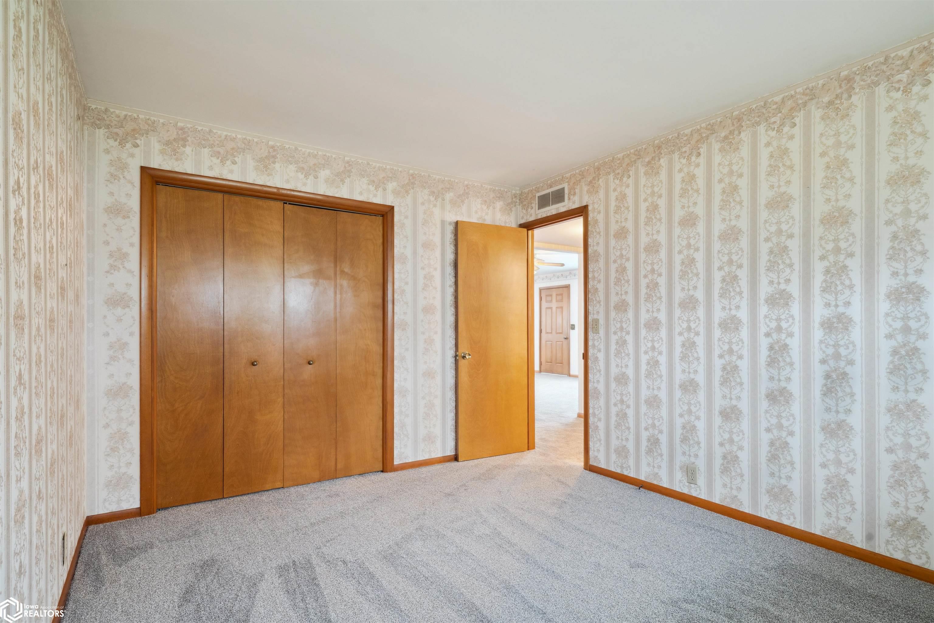 110 Kennedy St., New London, Iowa image 16